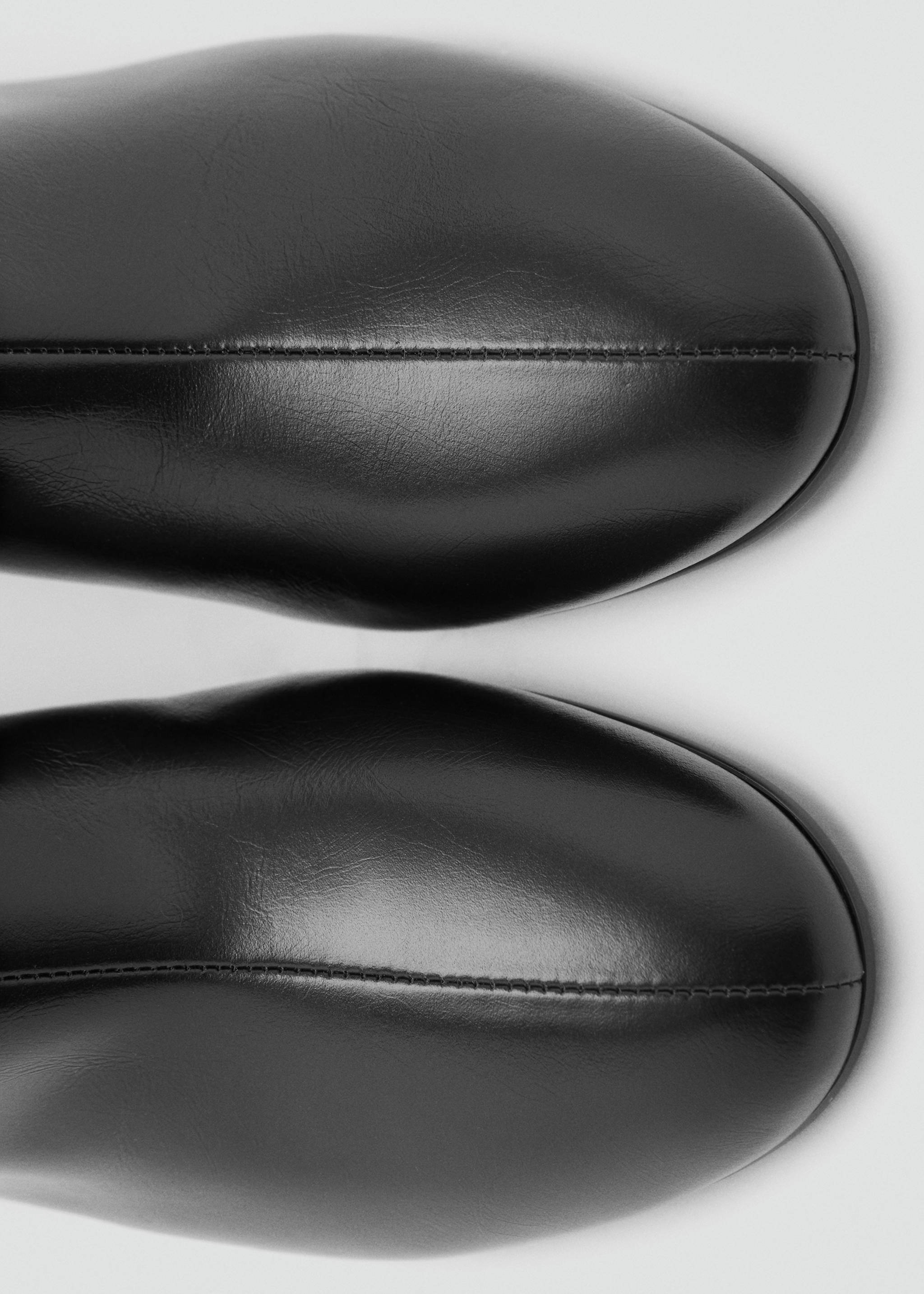 Leather ankle boots with block heel - Details of the article 3