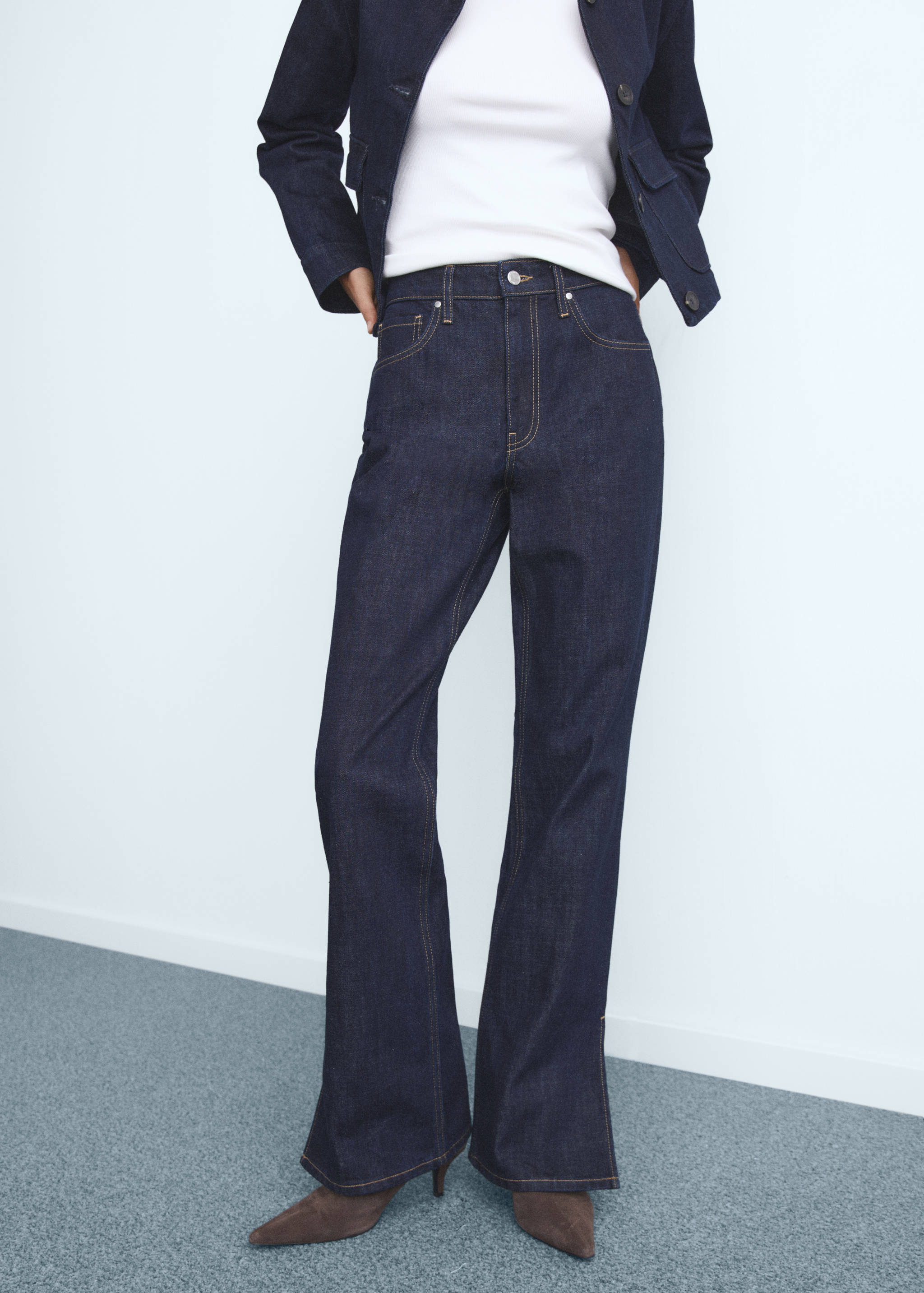 Straight-leg jeans with openings - Medium plane