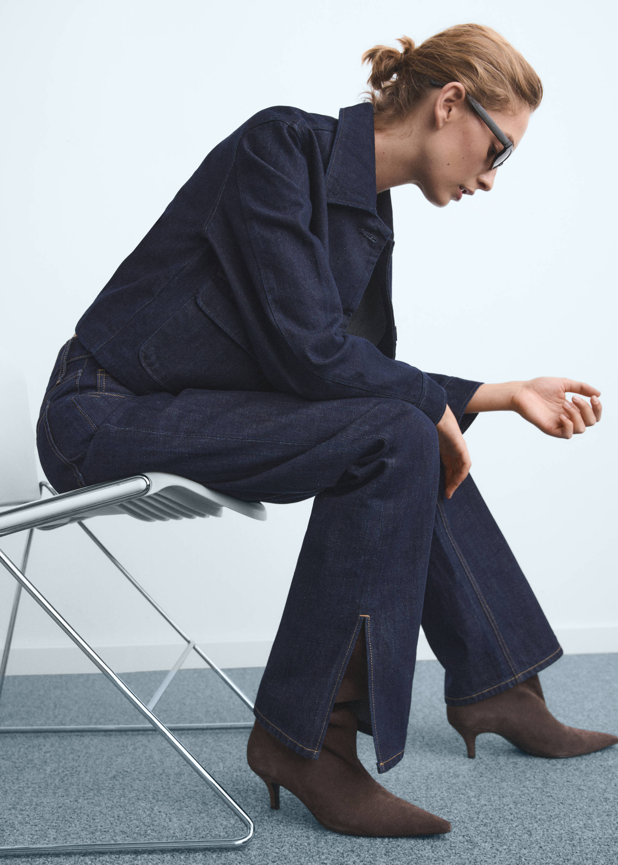 Straight-leg jeans with openings - Details of the article 2