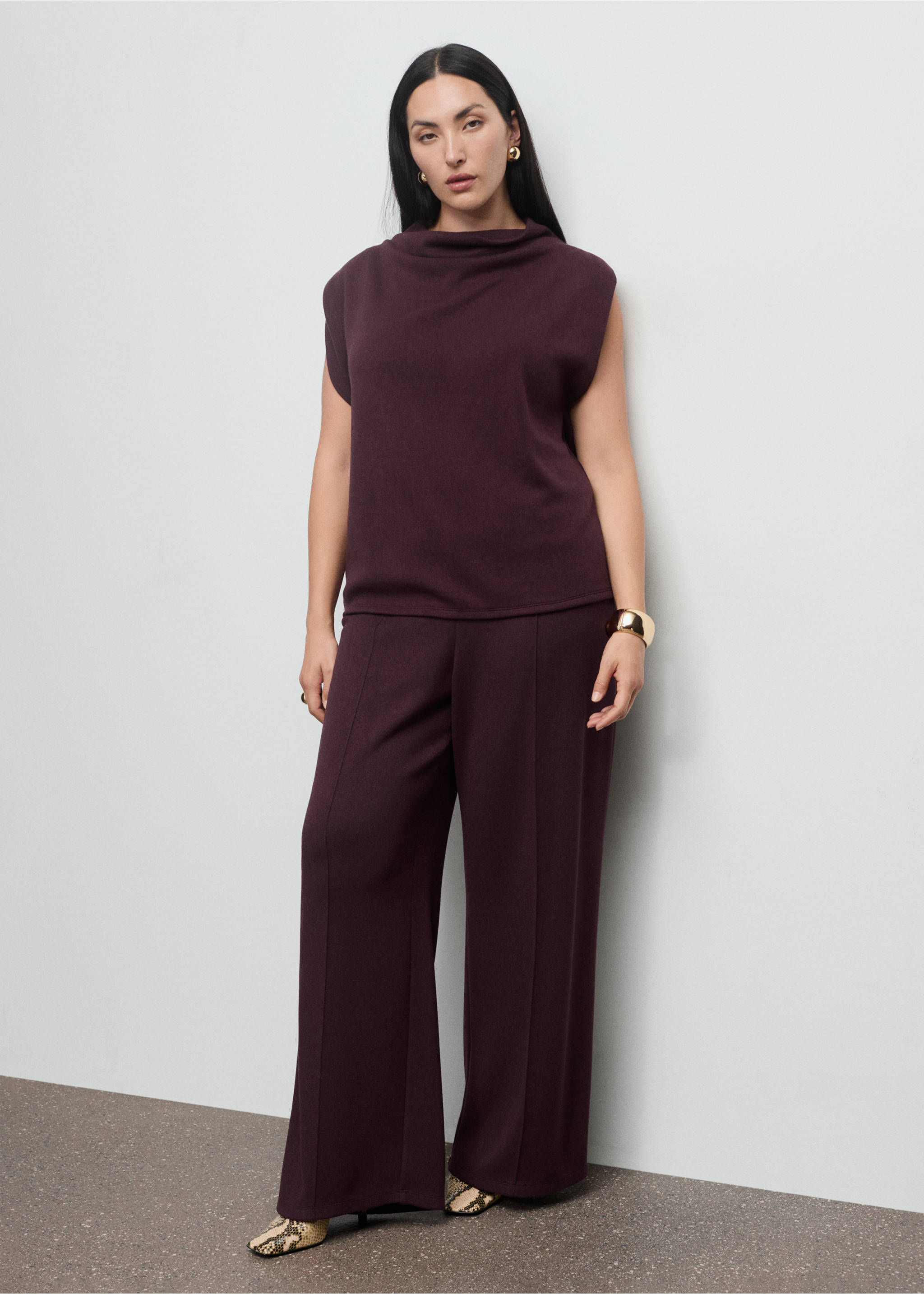 Draped neck top - Details of the article 6, Burgundy. Ref: 17077802-00.