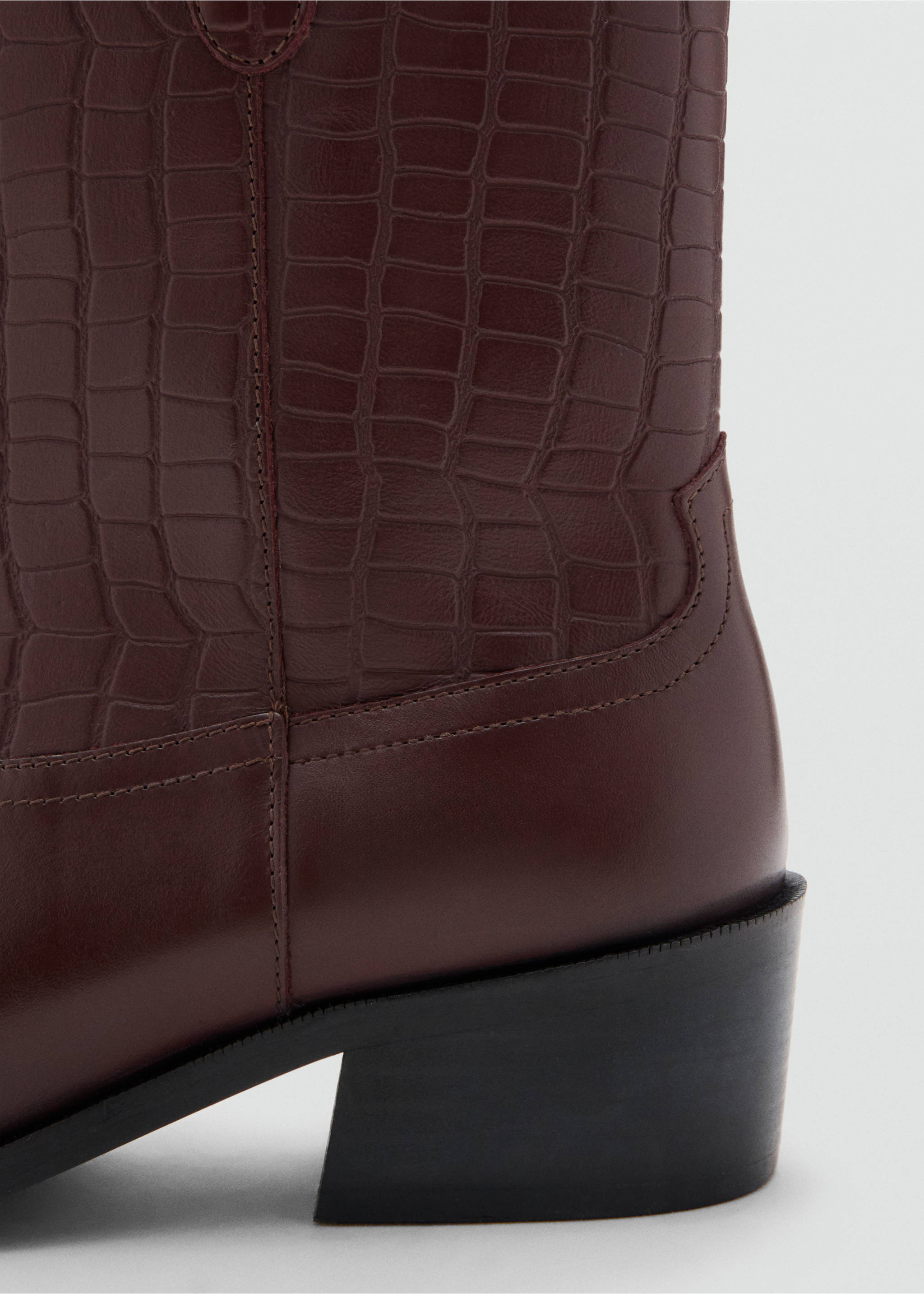 Burgundy crocodile-effect ankle boot with tonal panel stitching., Burgundy. Ref: 17078271-00.
