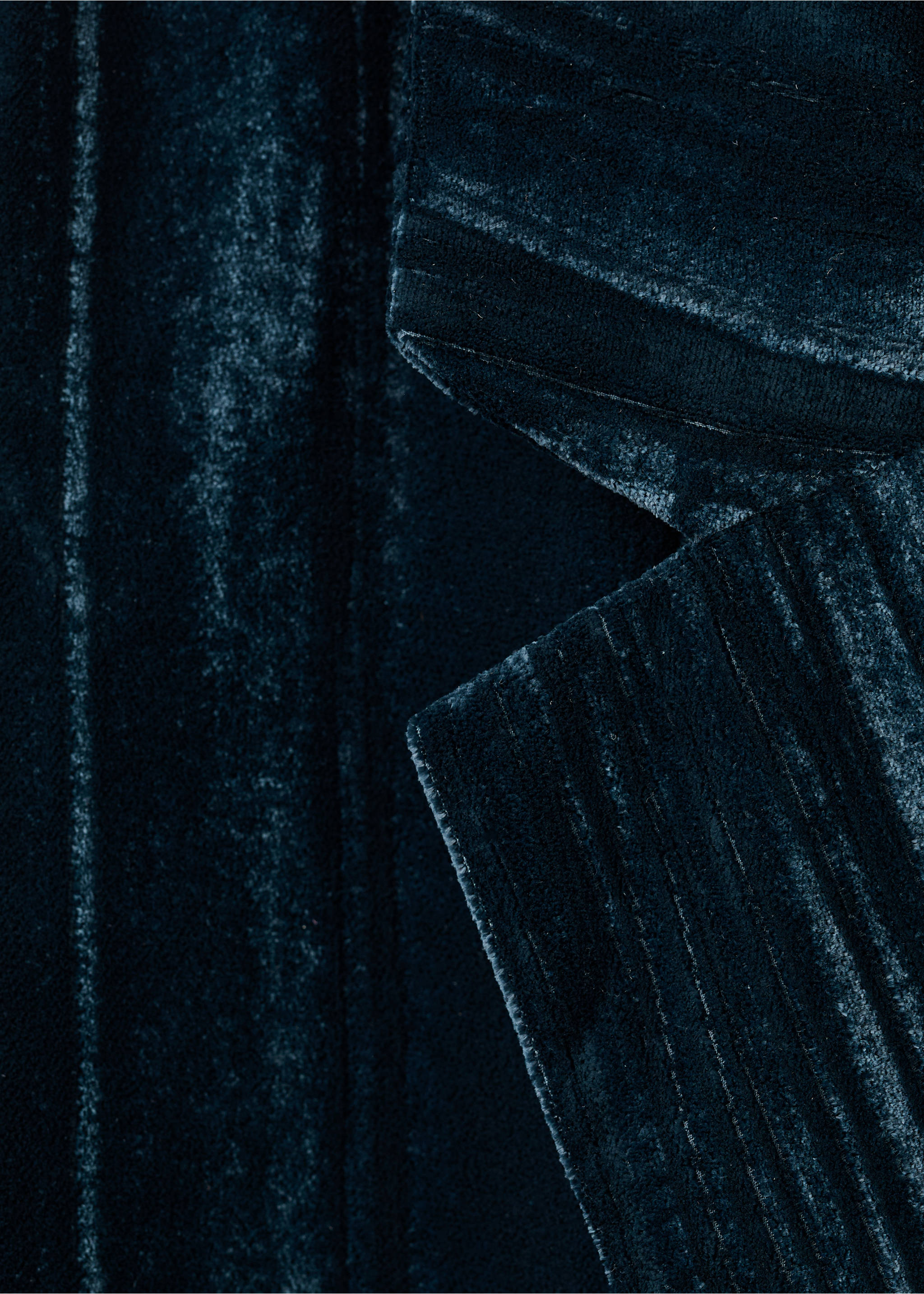 Velvet jacket - Details of the article 8, Navy. Ref: 17078274-00.