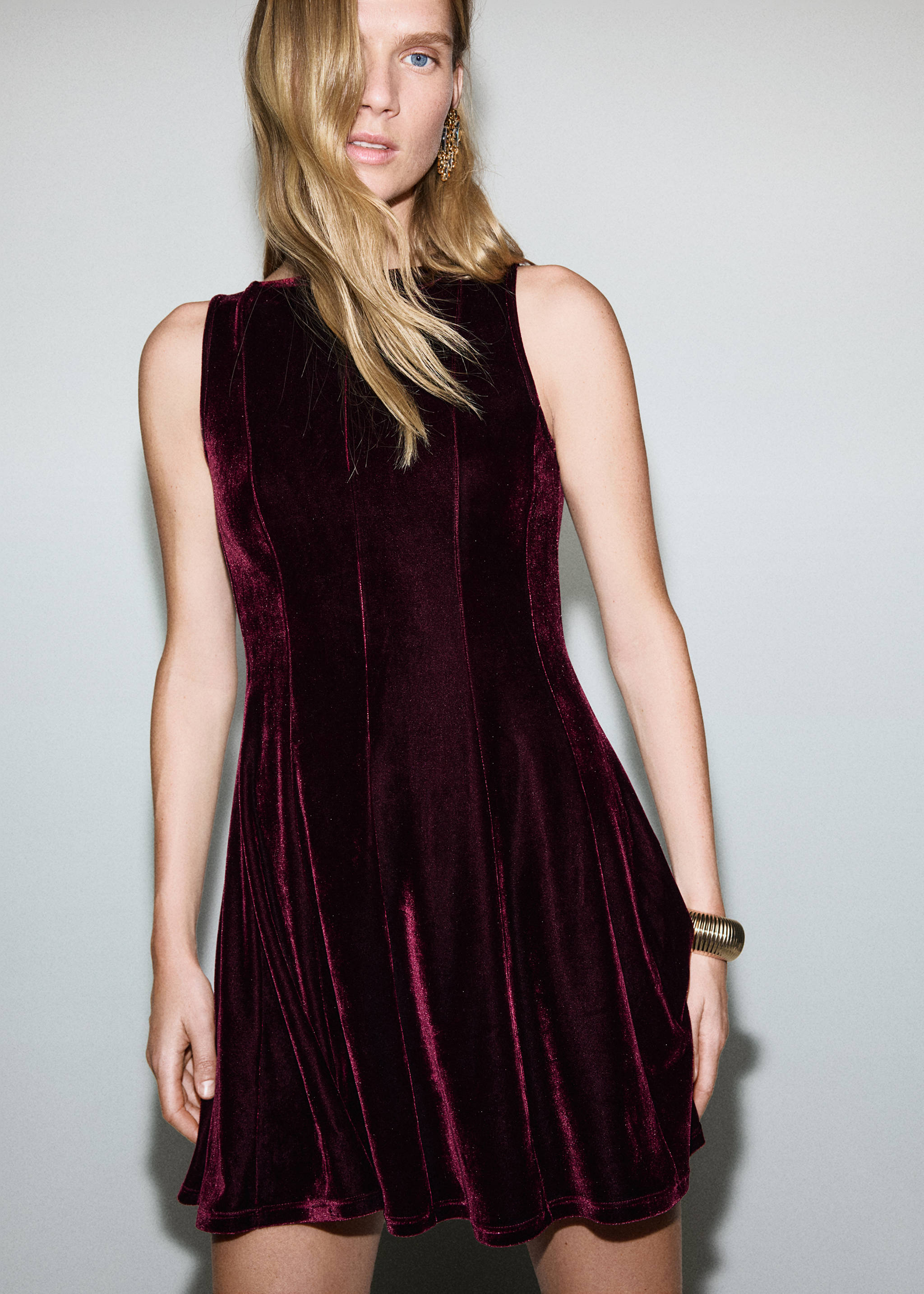 Velvet dress with seams - Medium plane
