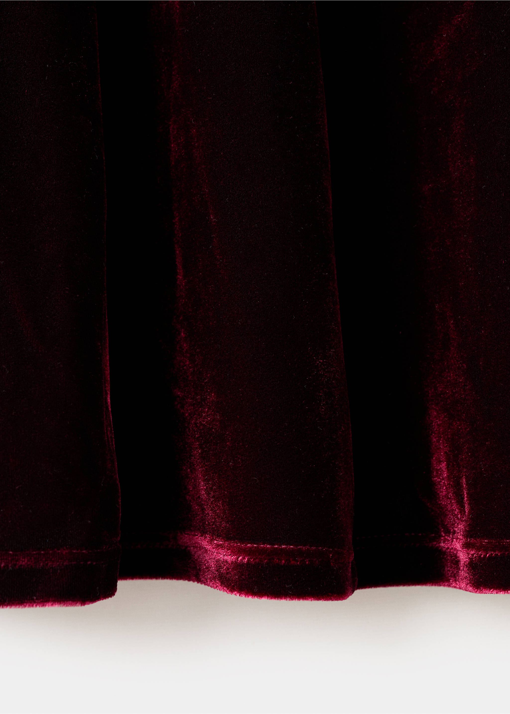 Velvet dress with seams - Details of the article 0, Burgundy. Ref: 17079107-00.