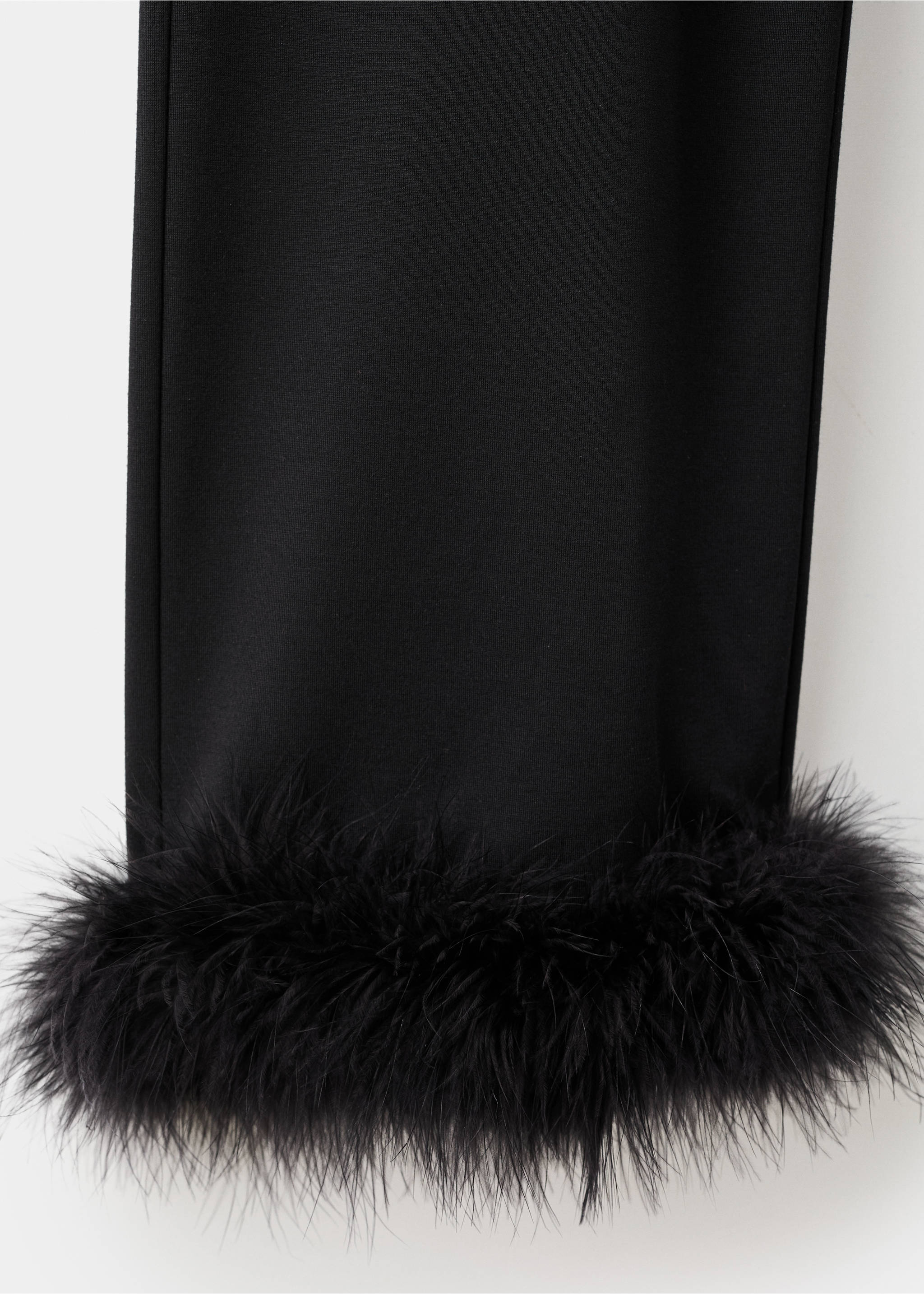 Fine-knit feather capri trousers - Details of the article 8, Black. Ref: 17079108-00.
