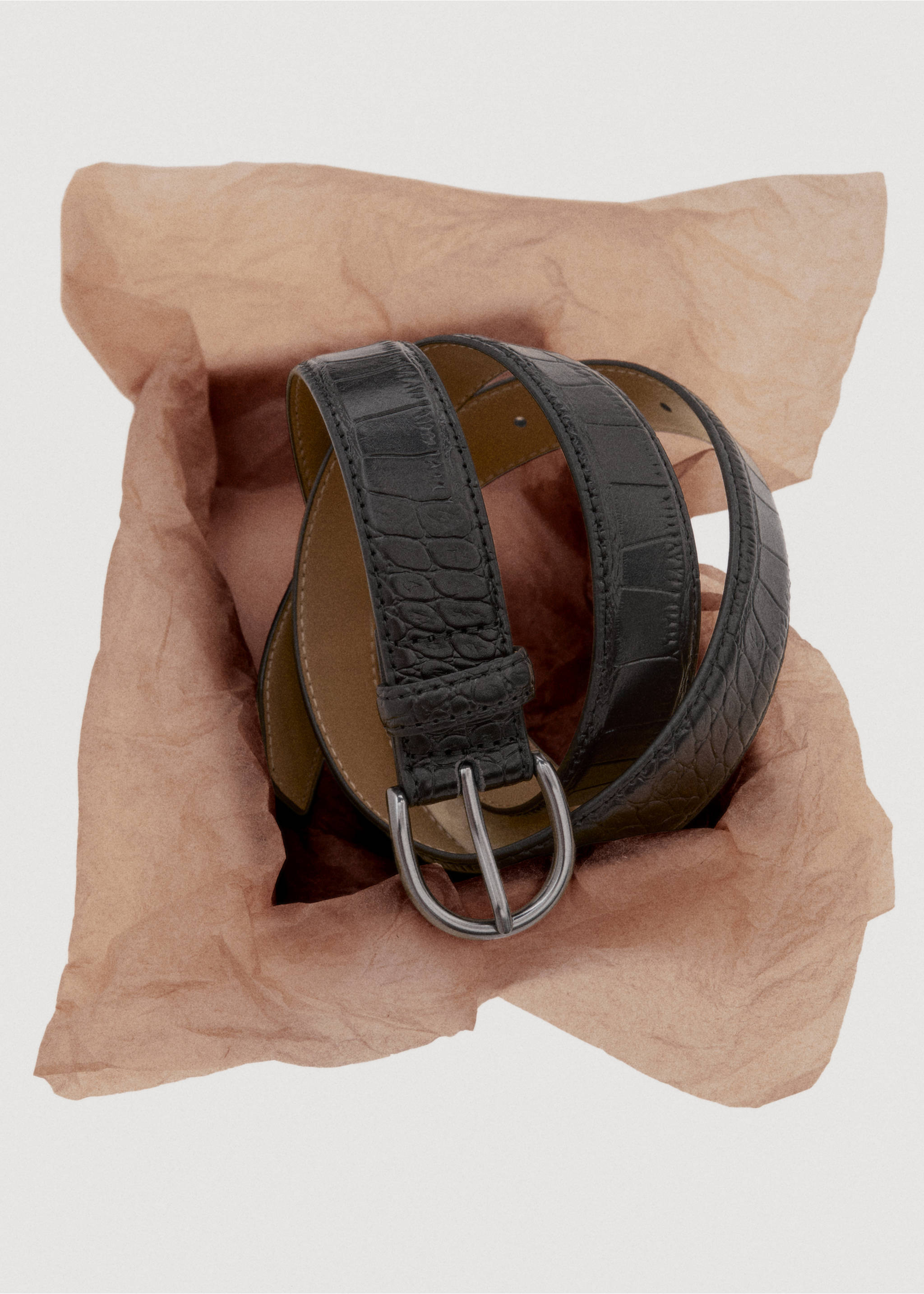 100% beaten leather belt - Details of the article 9, Black. Ref: 17079206-00.