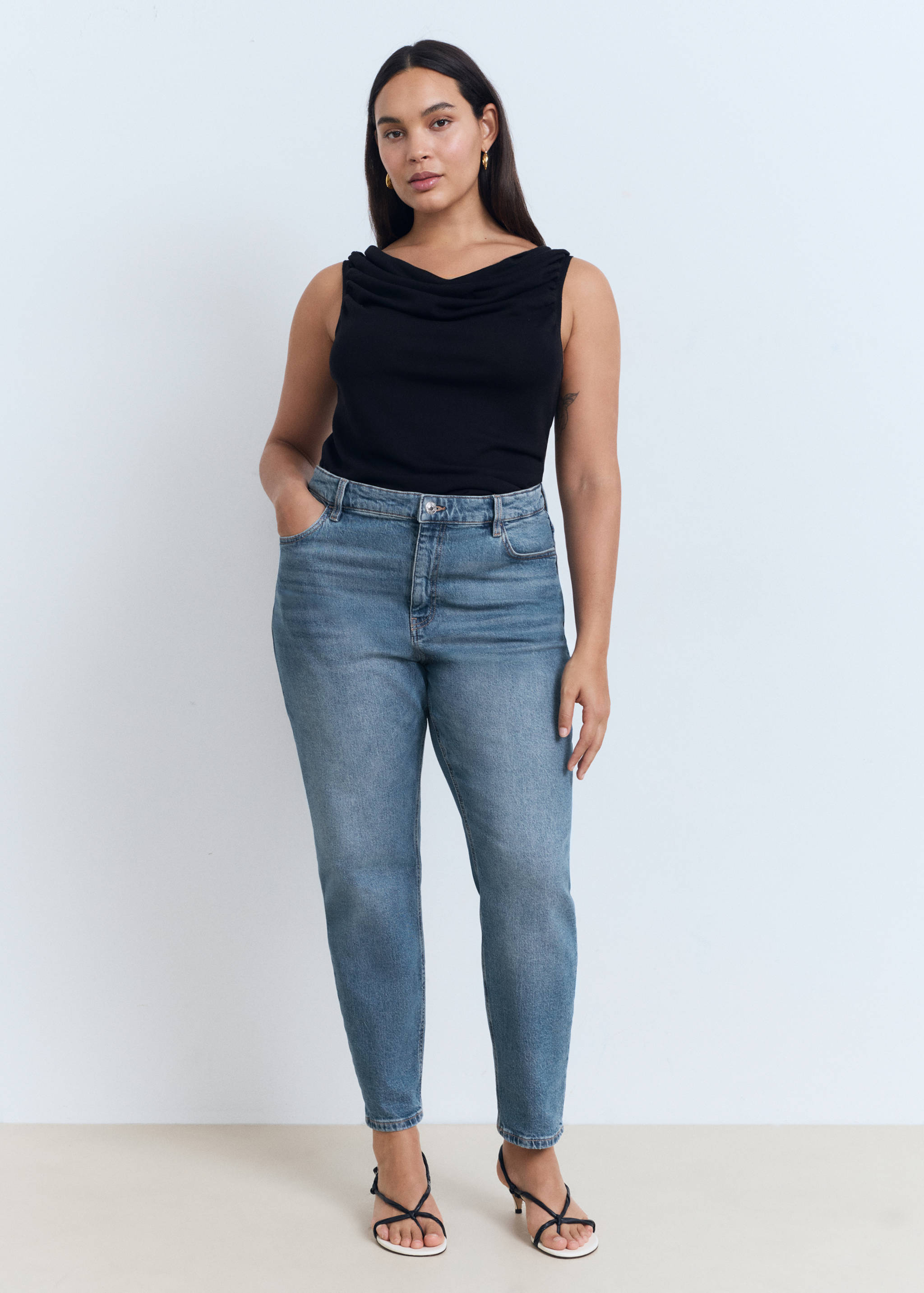 Jeans Newmom confort tiro alto - Detalle del artículo 6