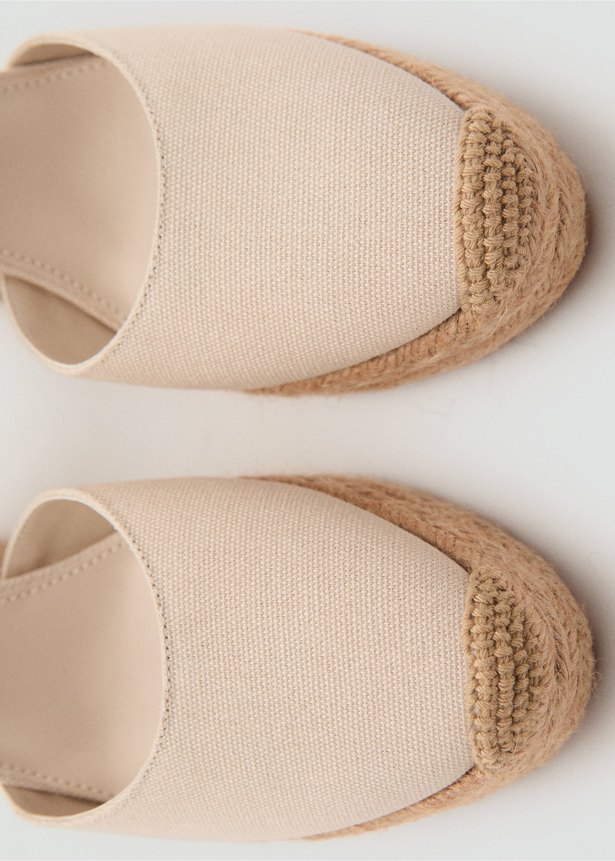 Combined tied wedges - Details of the article 1, Ecru. Ref: 17081127-00.