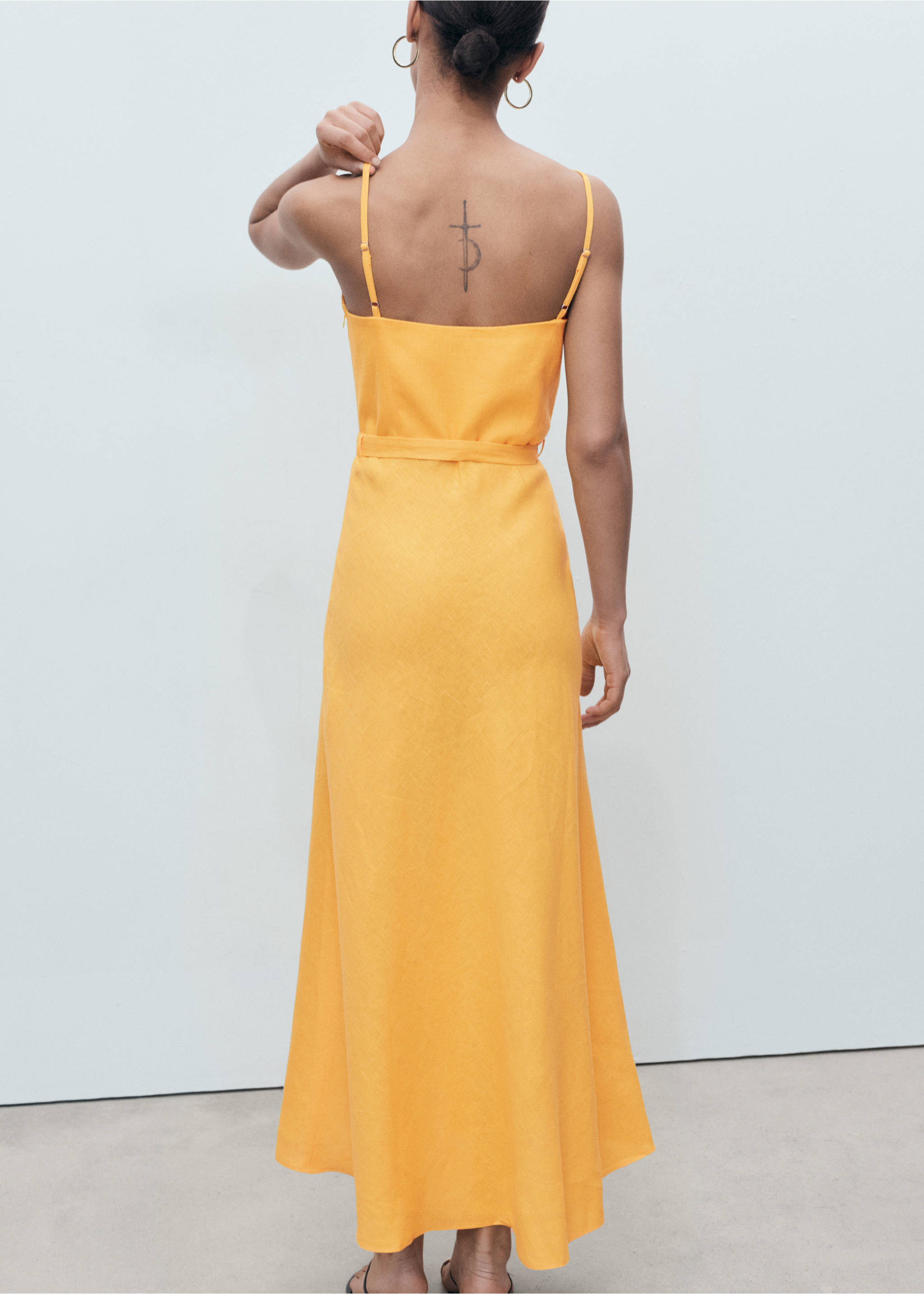 Bow linen-blend dress - Reverse of the article, Orange. Ref: 17081135-00.