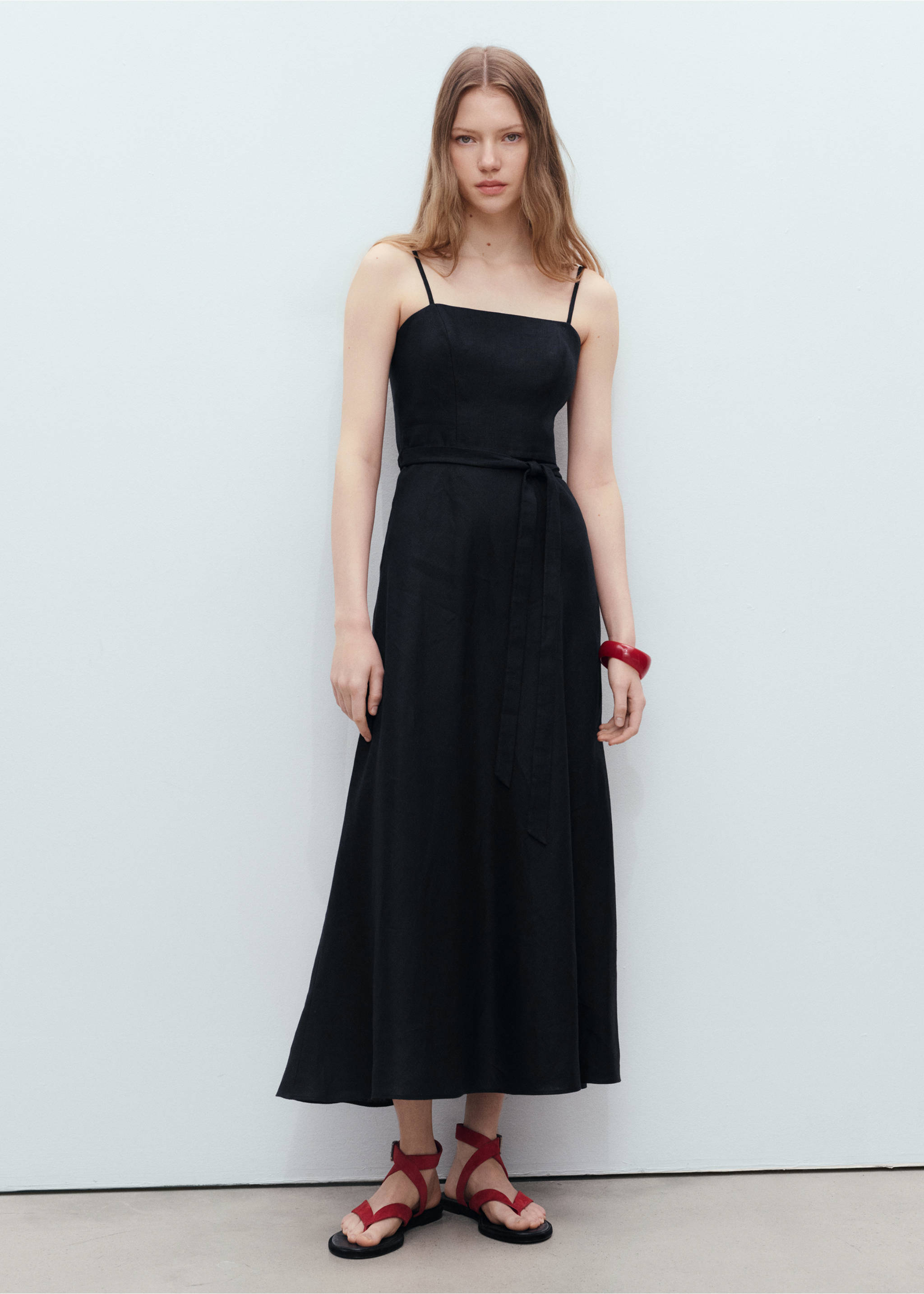 Vestido de linho com laço - Plano geral, Preto. Ref: 17081135-00.