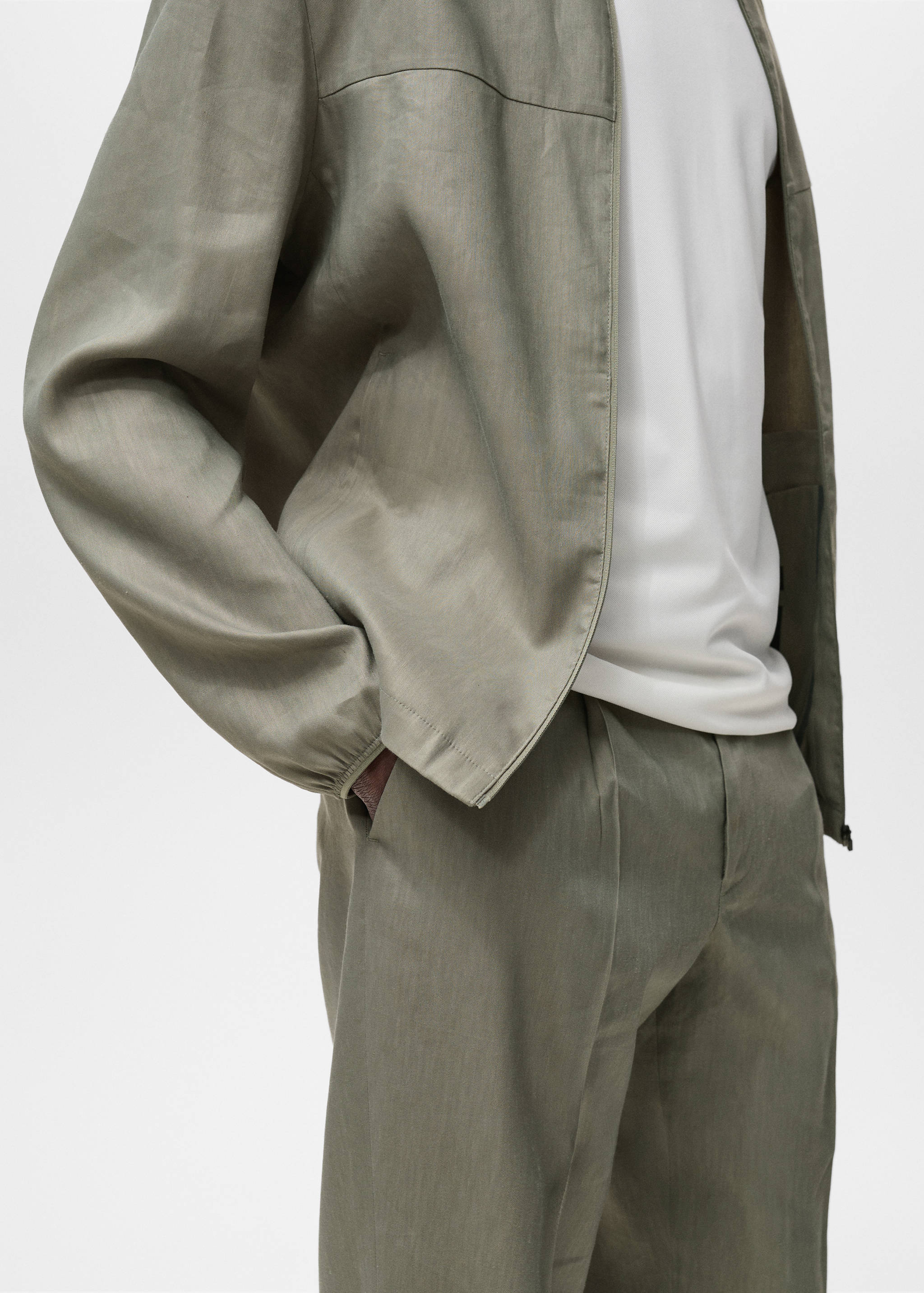 Pleated linen trousers - Details of the article 1