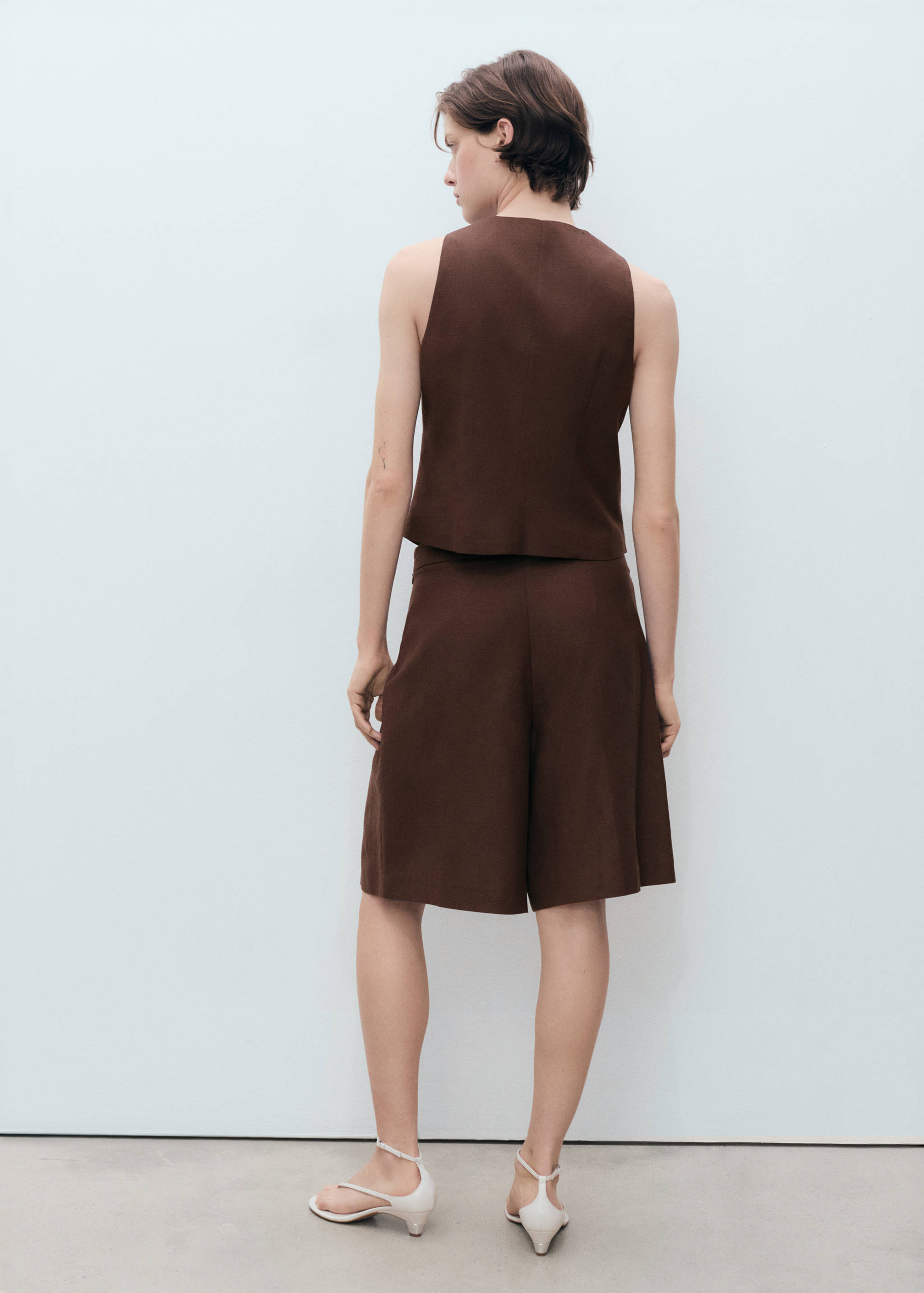 Linen-blend suit bermuda shorts - Reverse of the article