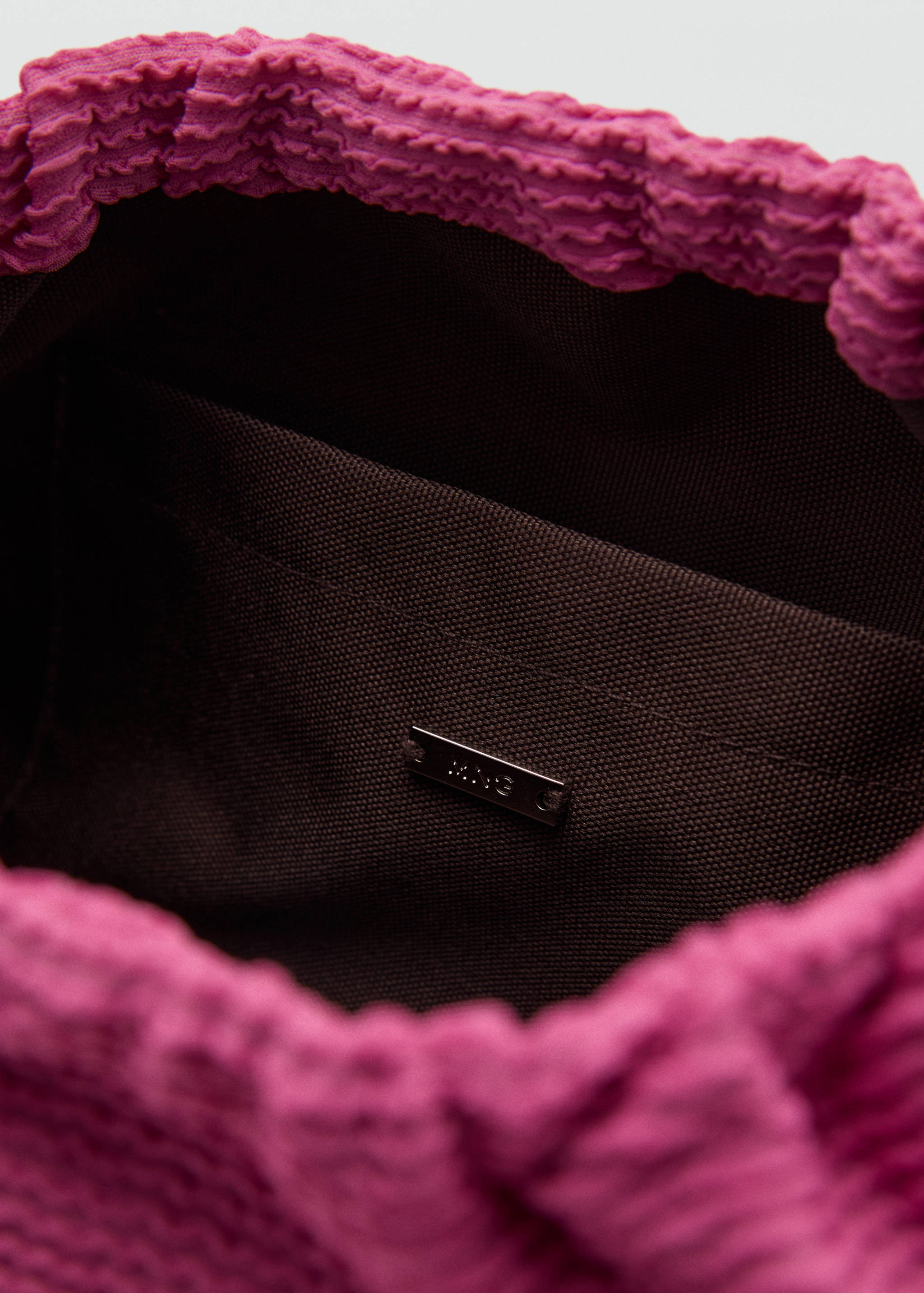 Ribbed toiletry bag - Details of the article 2
