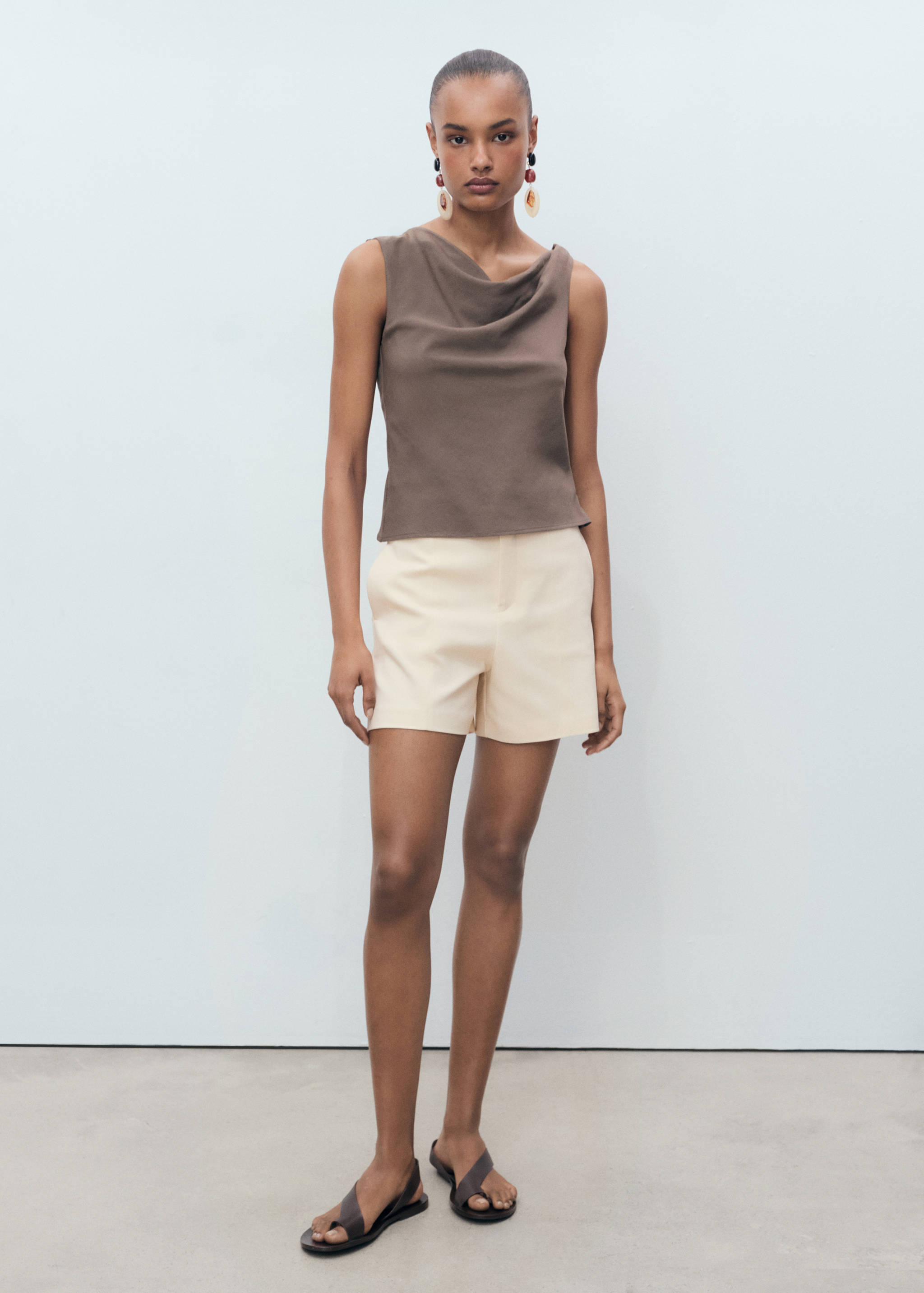 High-waist straight shorts - General plane