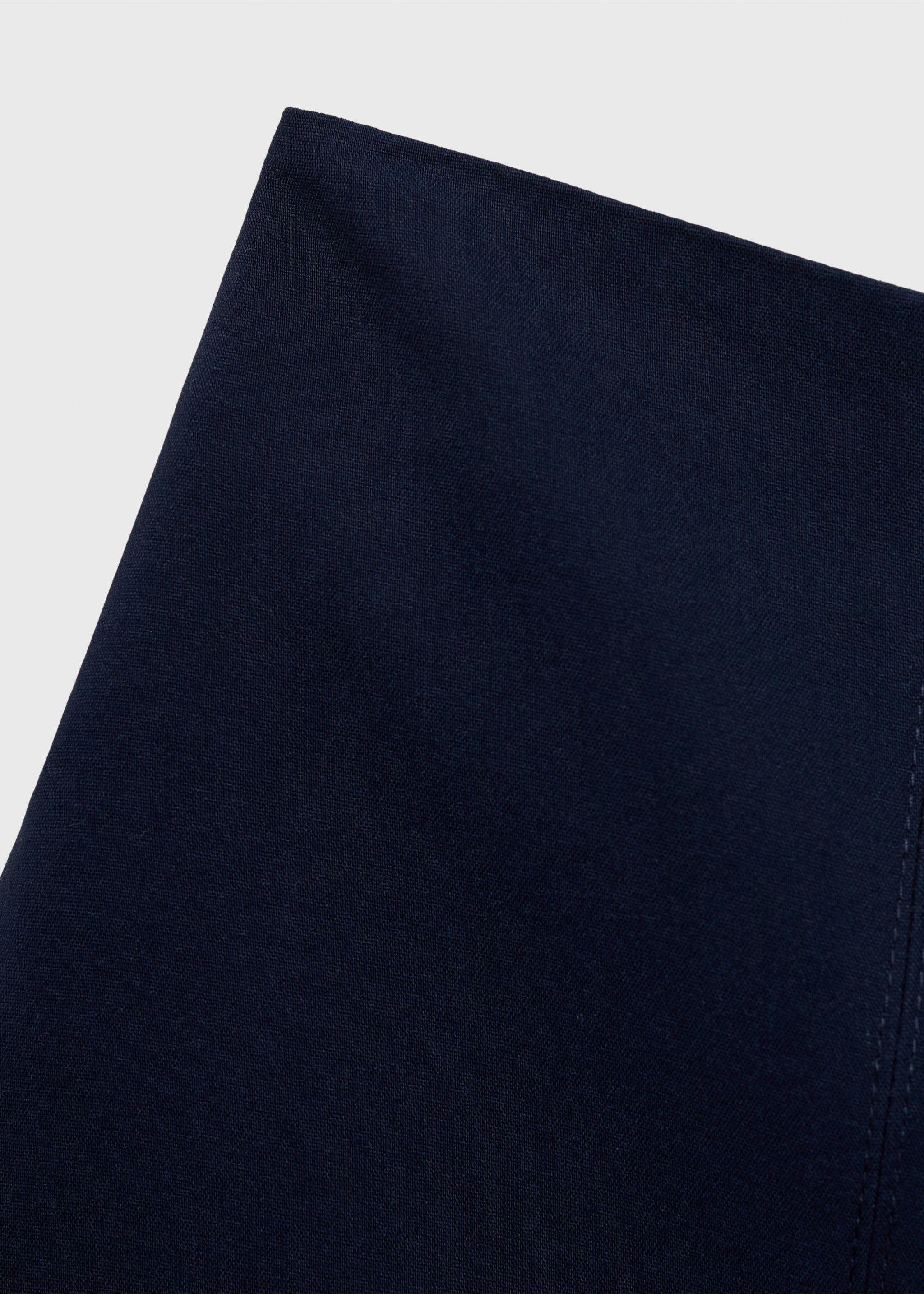 Gerade Shorts mit hoher Taille - Detail des Artikels 0, Marineblau. Ref: 17081155-00.