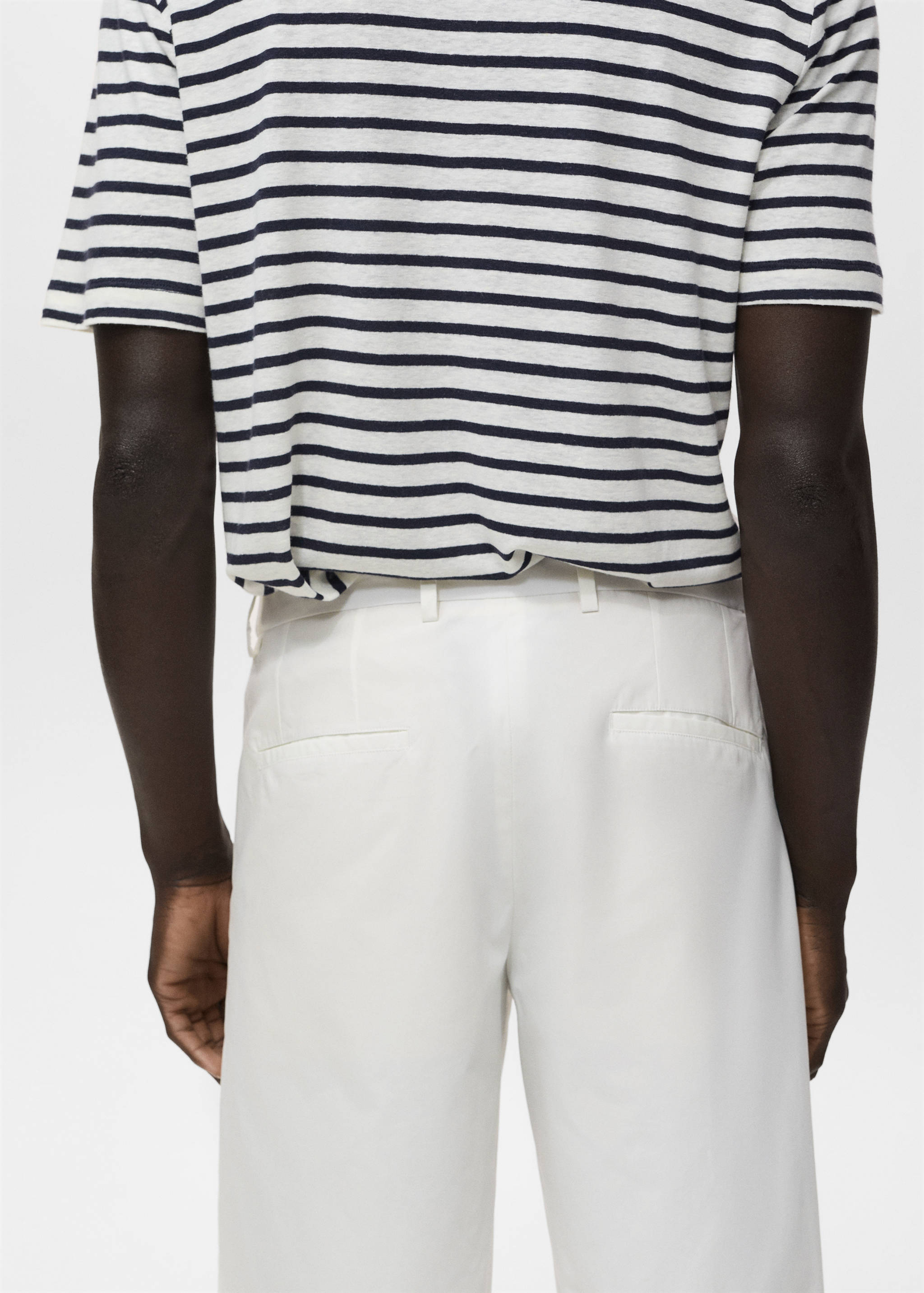 Cotton bermuda shorts with an interior elastic strip - Details of the article 3