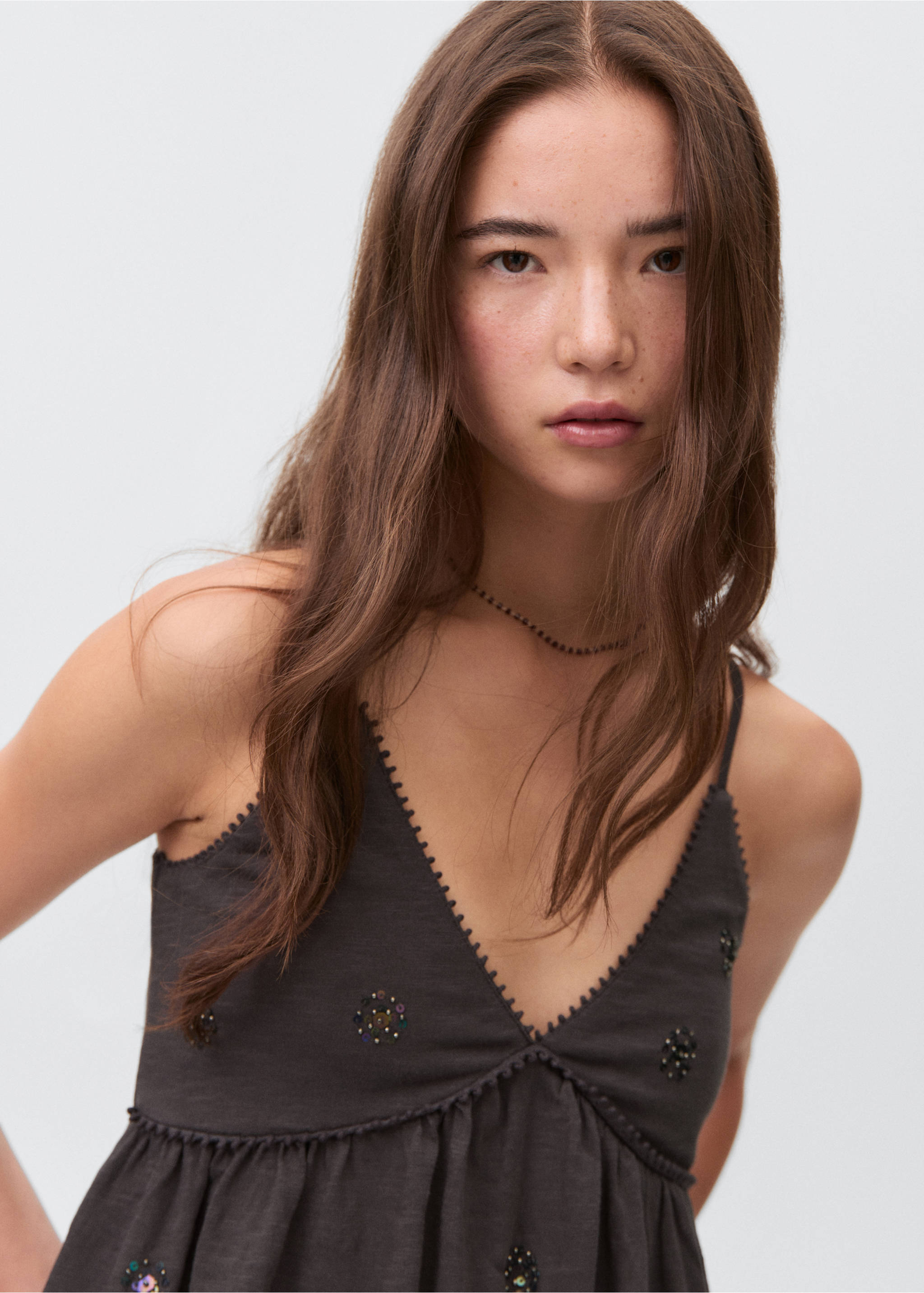 Sequin embroidery top - Details of the article 1, Charcoal. Ref: 17081163-00.