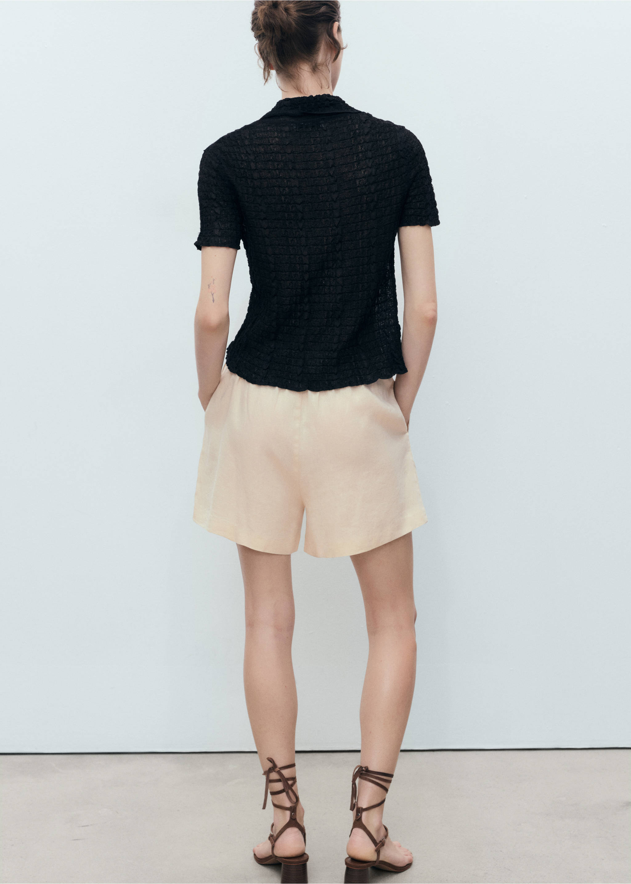 Straight-fit linen shorts with drawstring - Reverse of the article, Beige. Ref: 17081171-00.