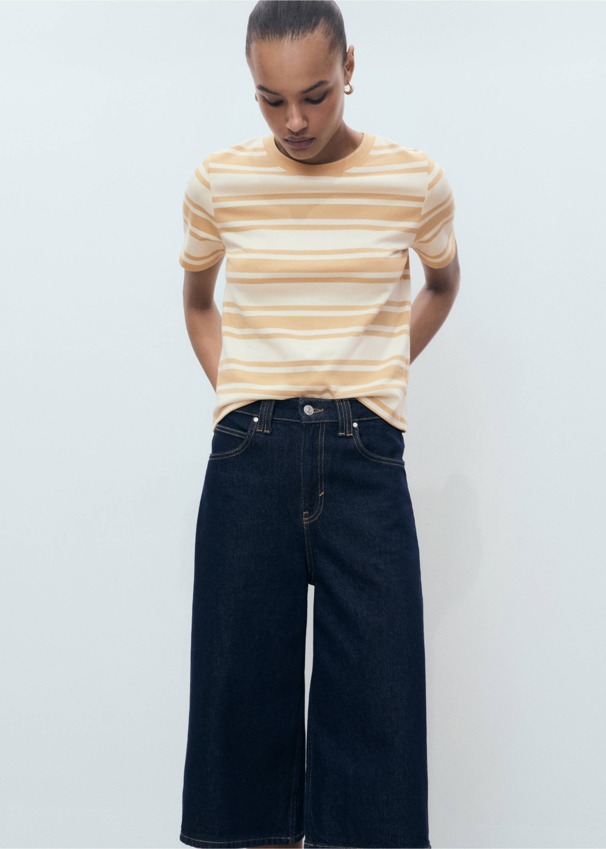 T-shirt coton col contrastant - Plan moyen, Marron. Ref: 17081173-00.