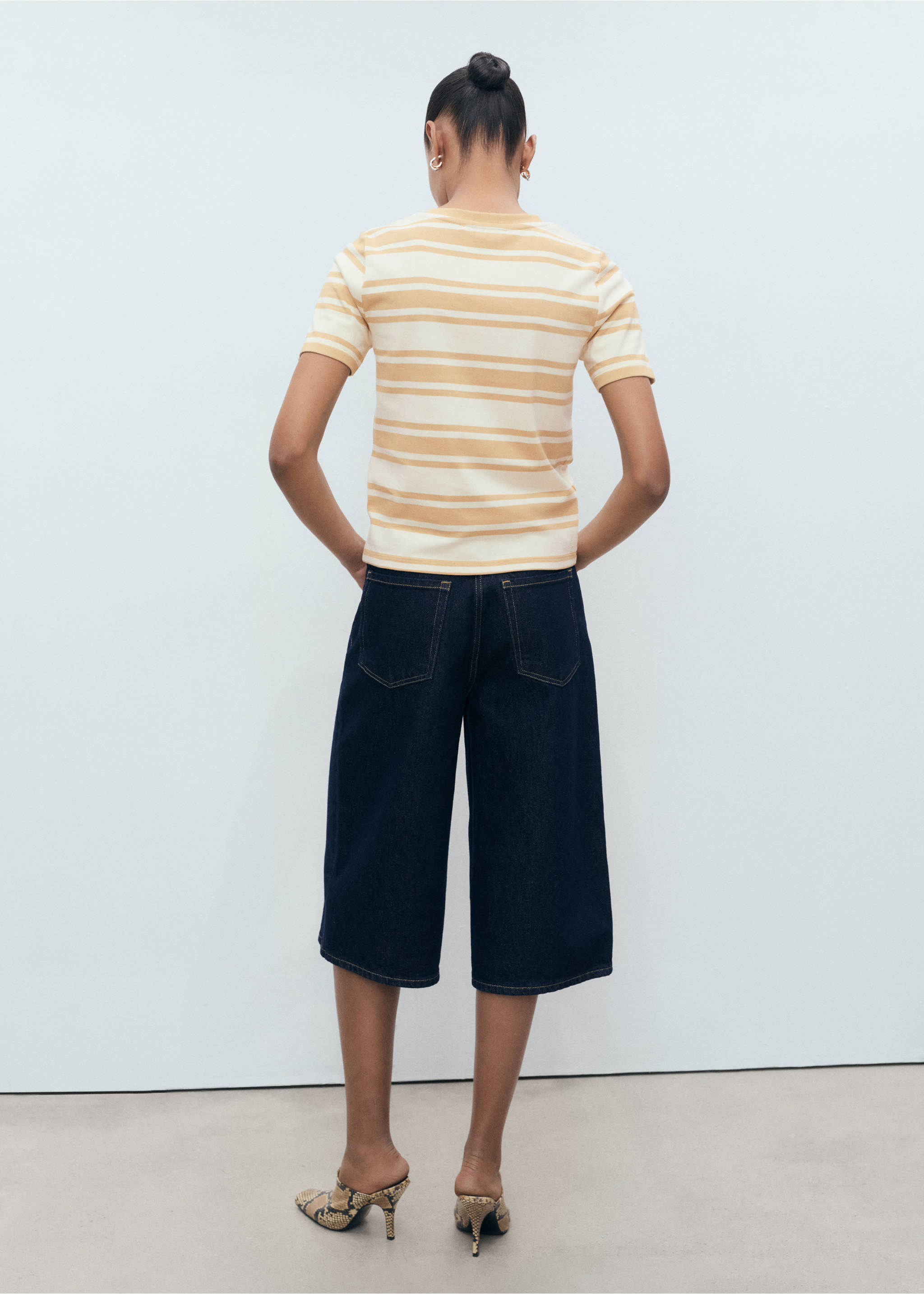 T-shirt coton col contrastant - Verso de l’article, Marron. Ref: 17081173-00.