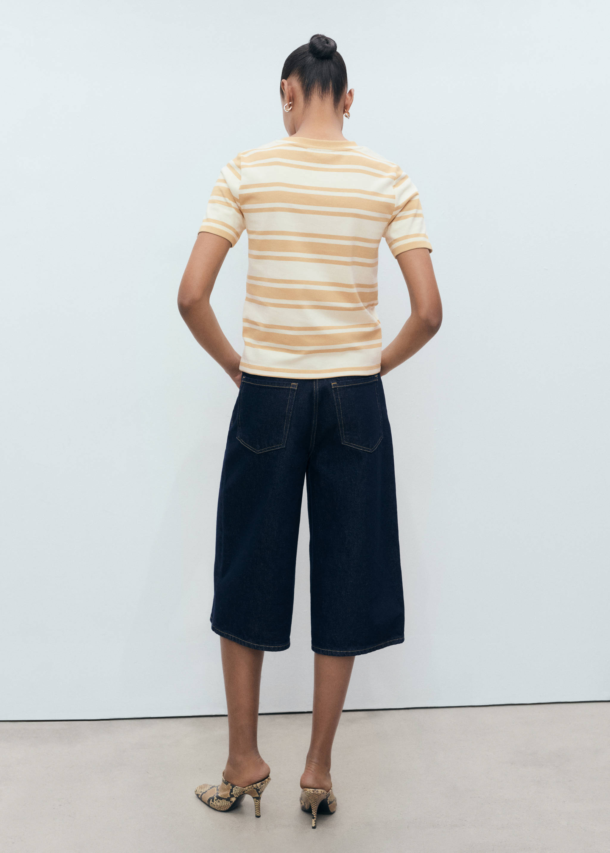 T-shirt coton col contrastant - Verso de l’article