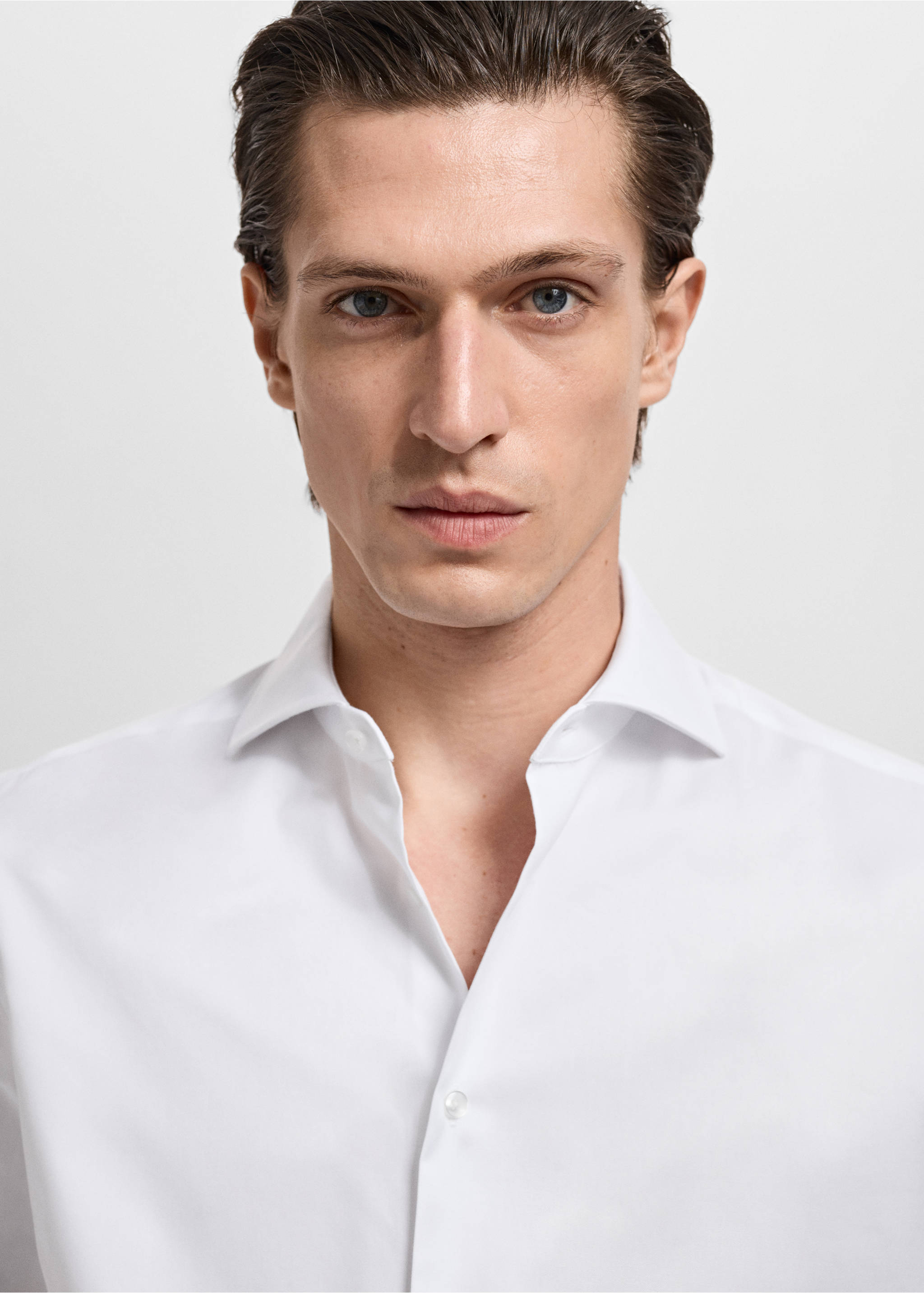 Camisa botó de punys vestit slim fit teixit twill - Detall de l'article 1, Blanc. Ref: 17081175-00.