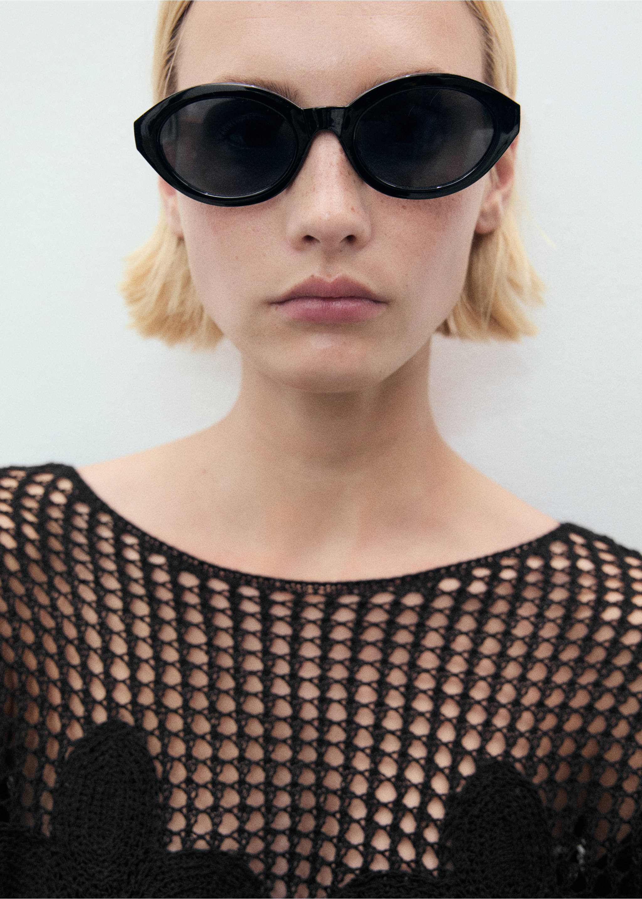Knit embroidered sweater - Details of the article 1, Black. Ref: 17081185-00.