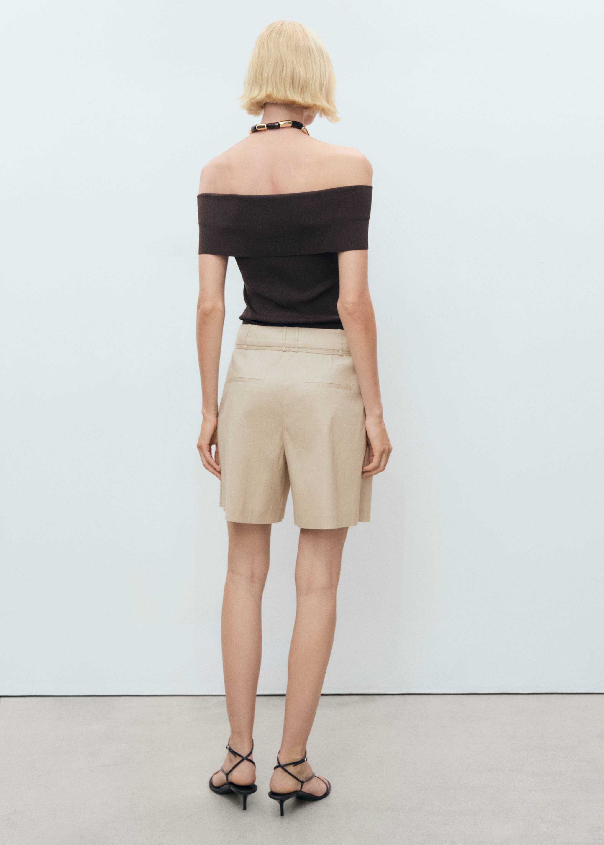 Leinen-Shorts mit Schleife - Rückseite des Artikels