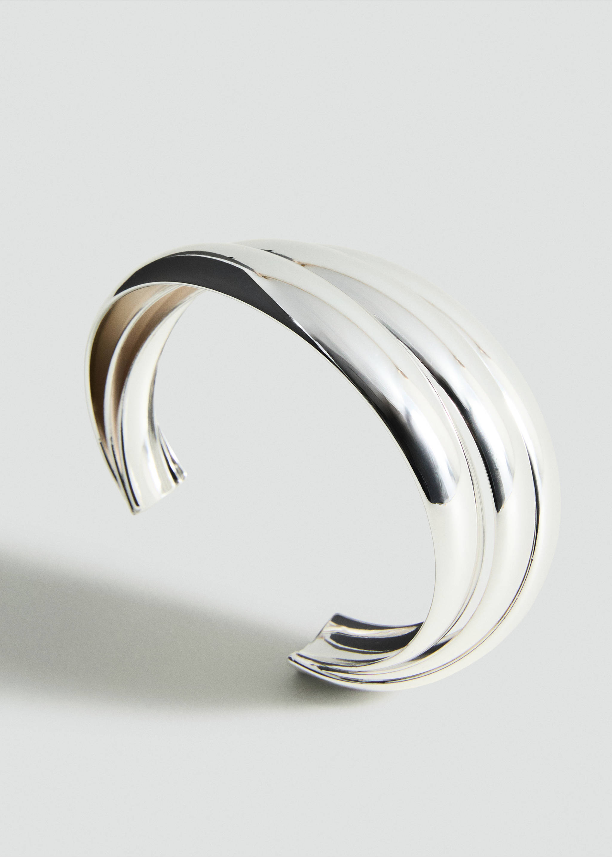 Rigid bracelet with relief - Medium plane, Silver. Ref: 17081192-00.