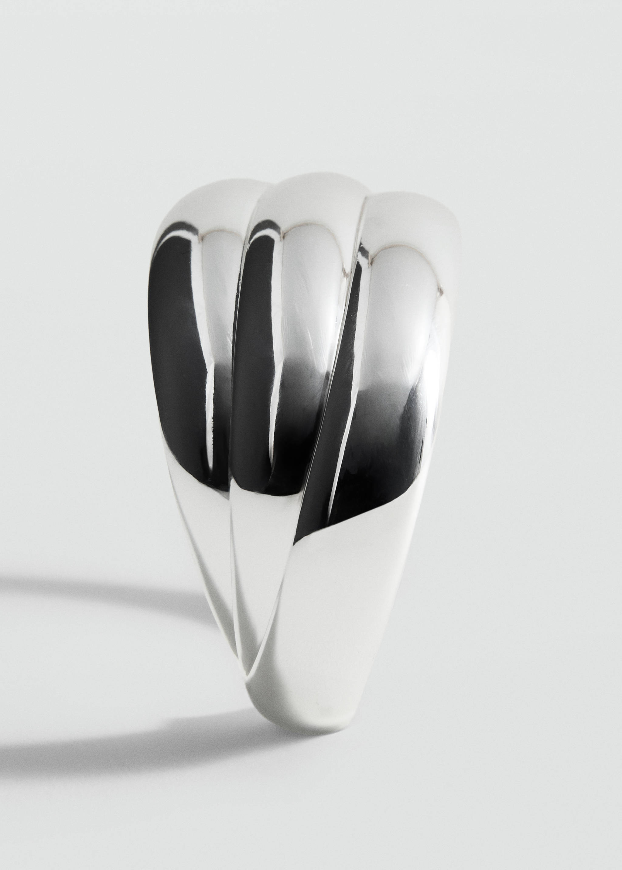 Rigid bracelet with relief - Details of the article 1