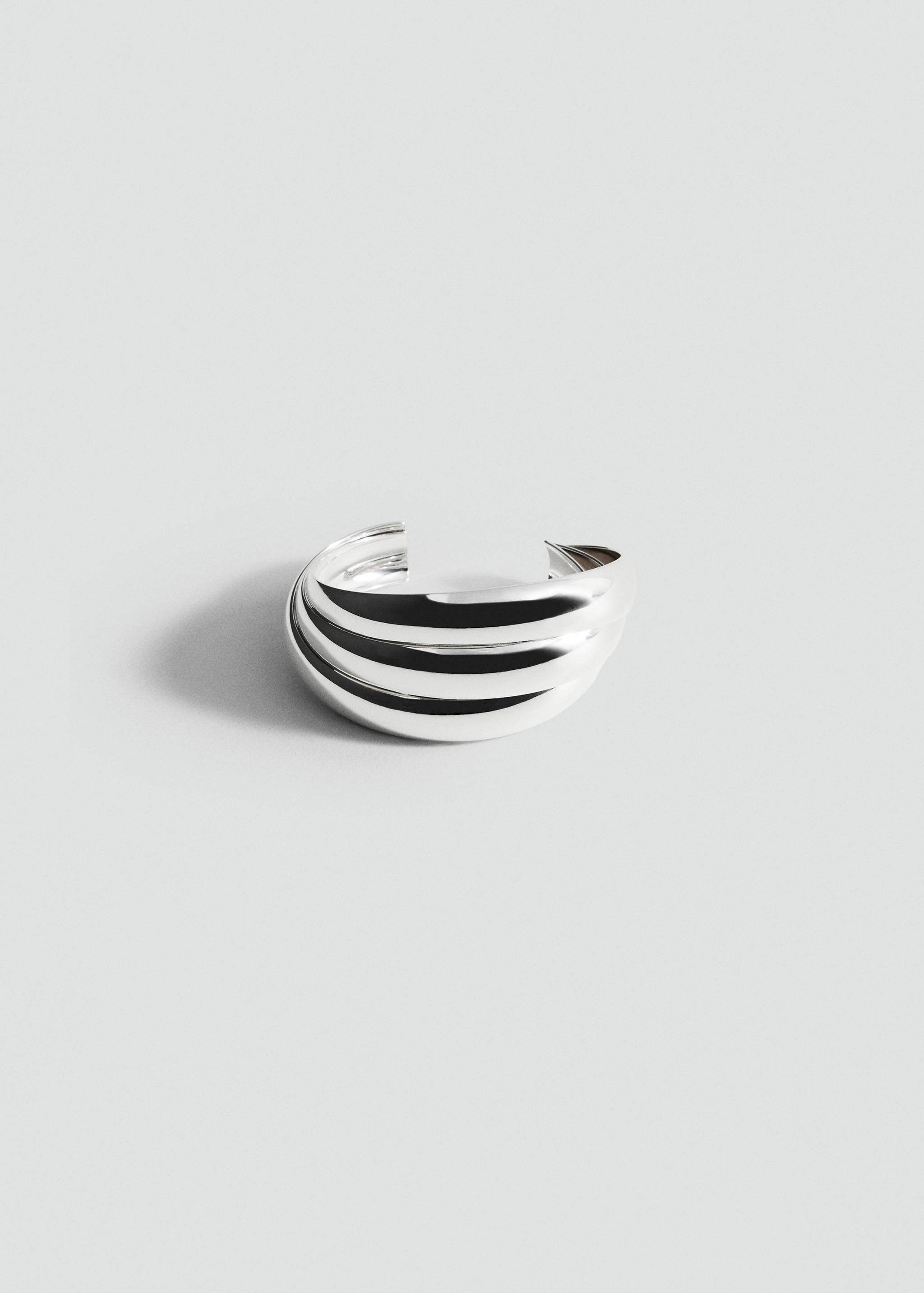 Rigid bracelet with relief - Article without model