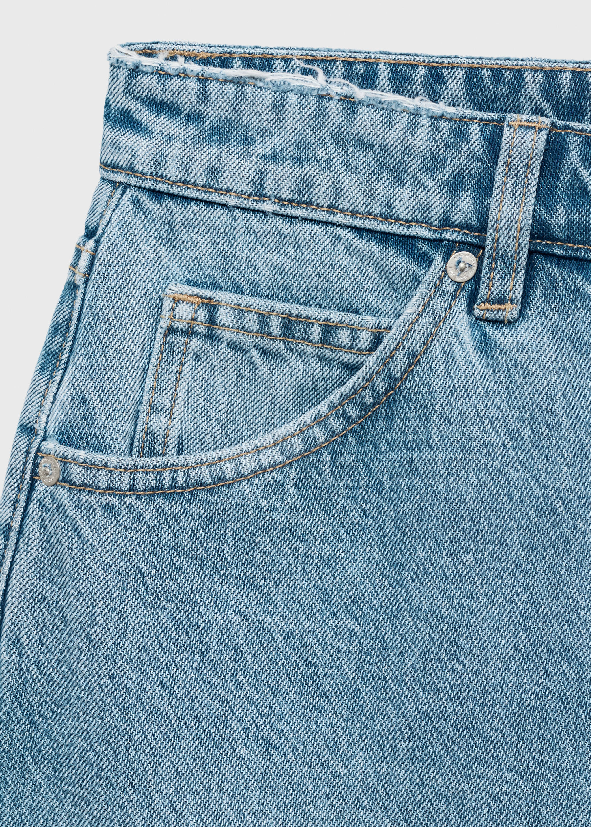 Jeans-Bermudashorts mit ausgefranstem Saum - Detail des Artikels 0