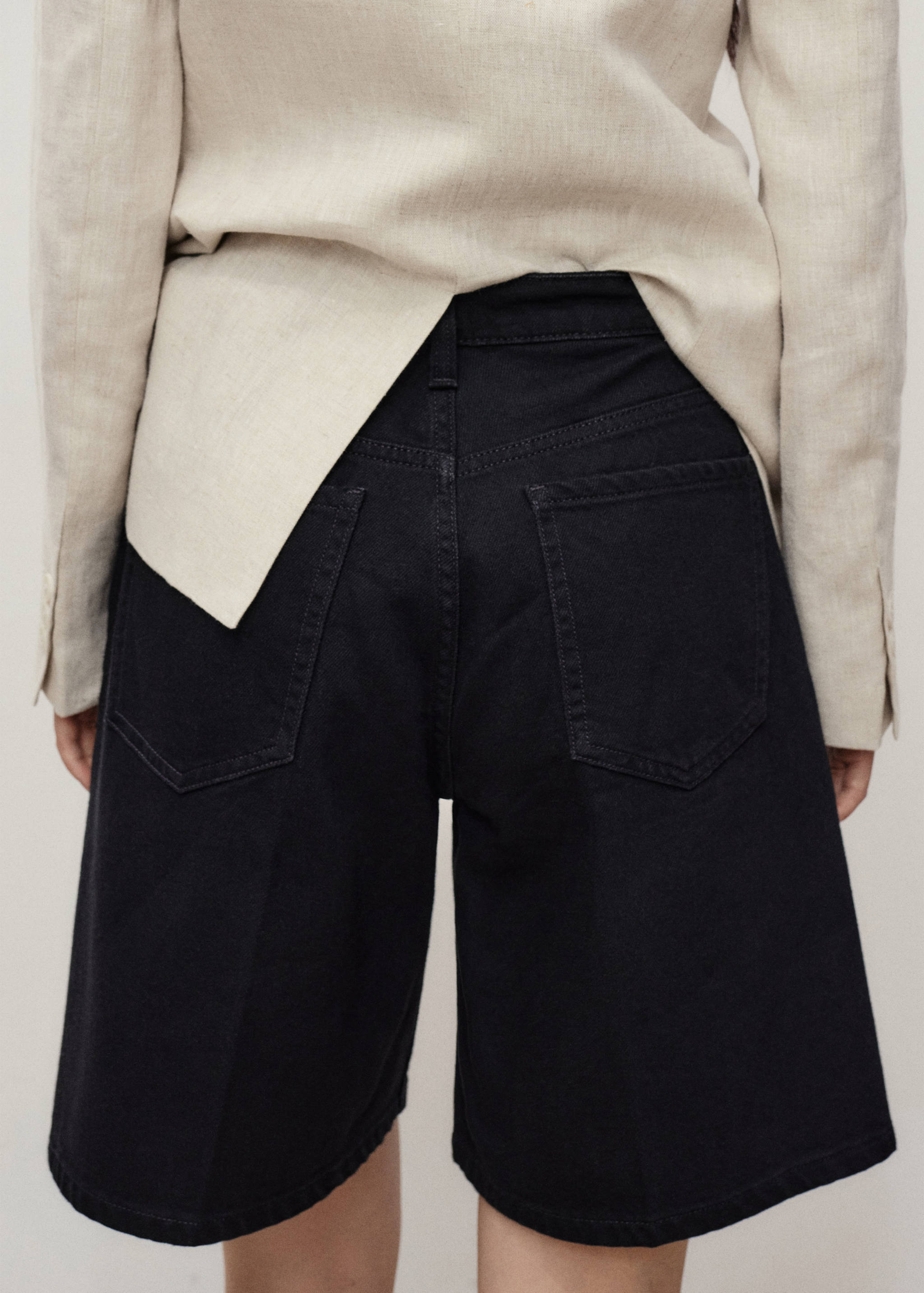 High-waist straight-fit denim shorts - Reverse of the article
