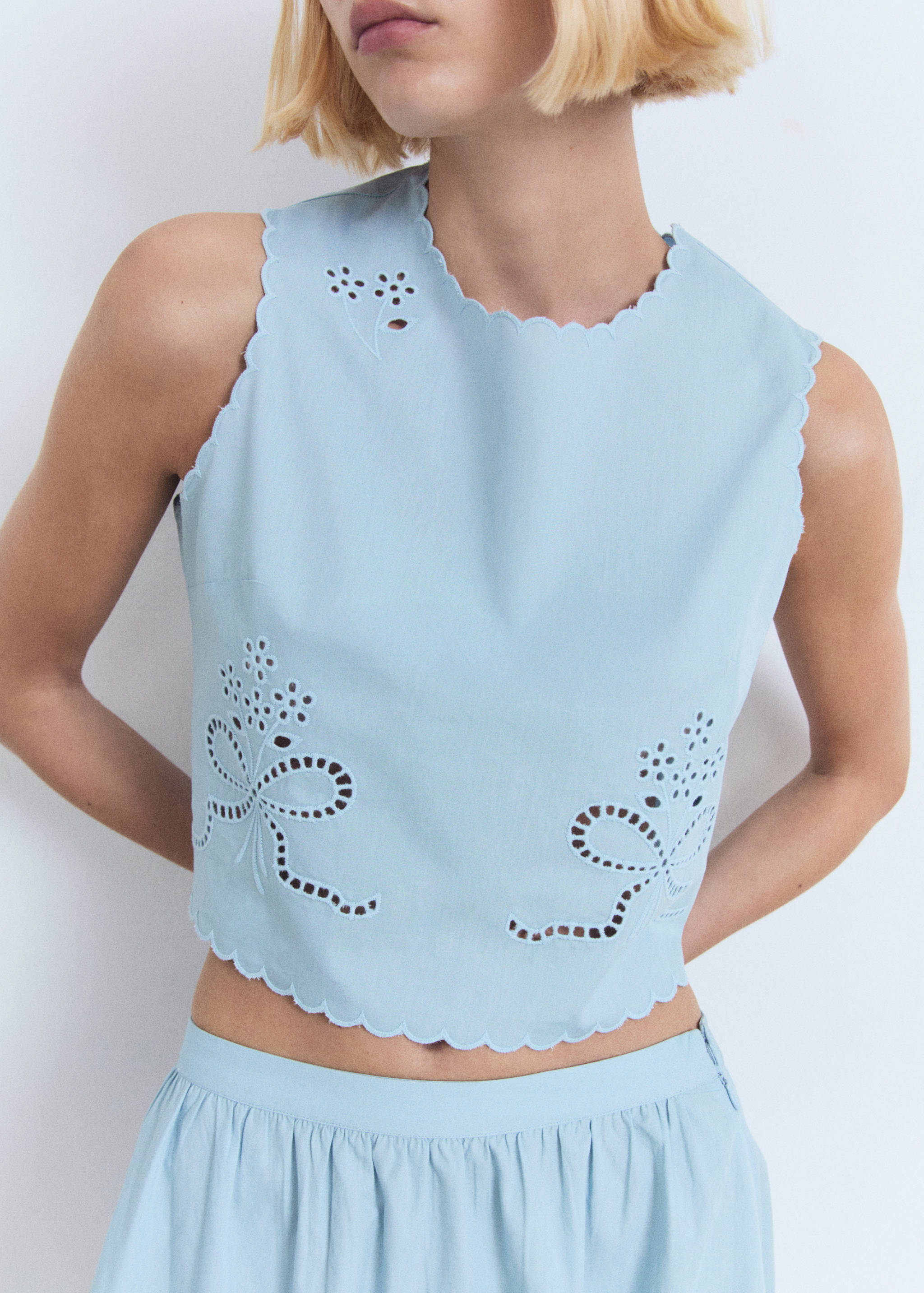 Geborduurde crop top - Detail van het artikel 1