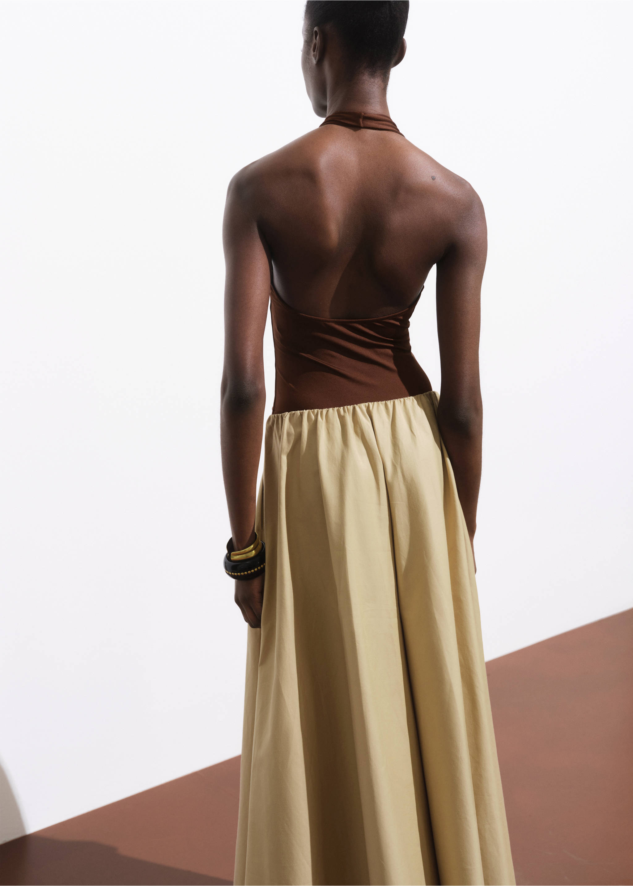 V-neck body - Reverse of the article, Chocolate. Ref: 17081268-00.