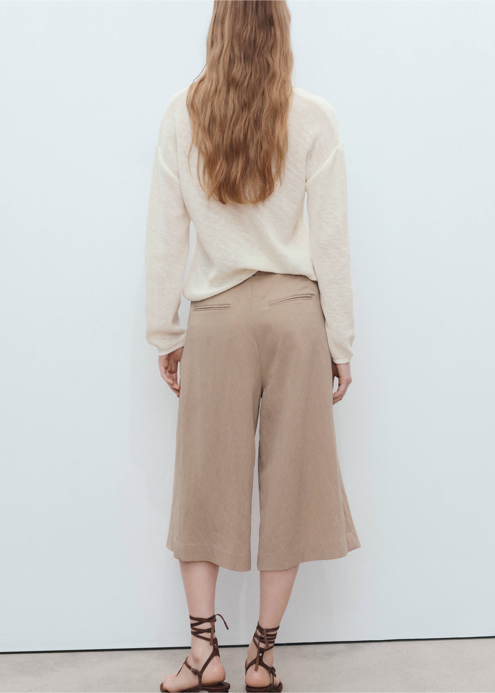 V-neck knit sweater - Reverse of the article, White. Ref: 17081272-00.