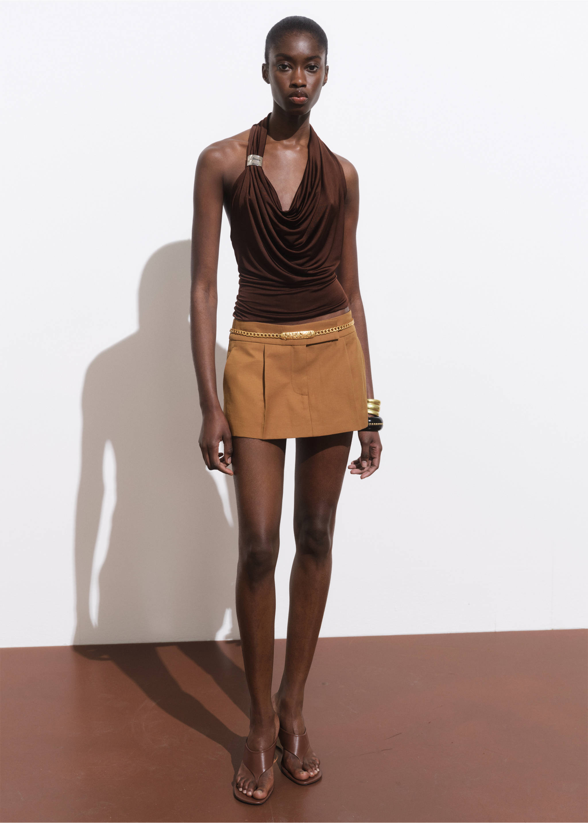Mini-skirt with pleats - General plane, Medium Brown. Ref: 17081273-00.