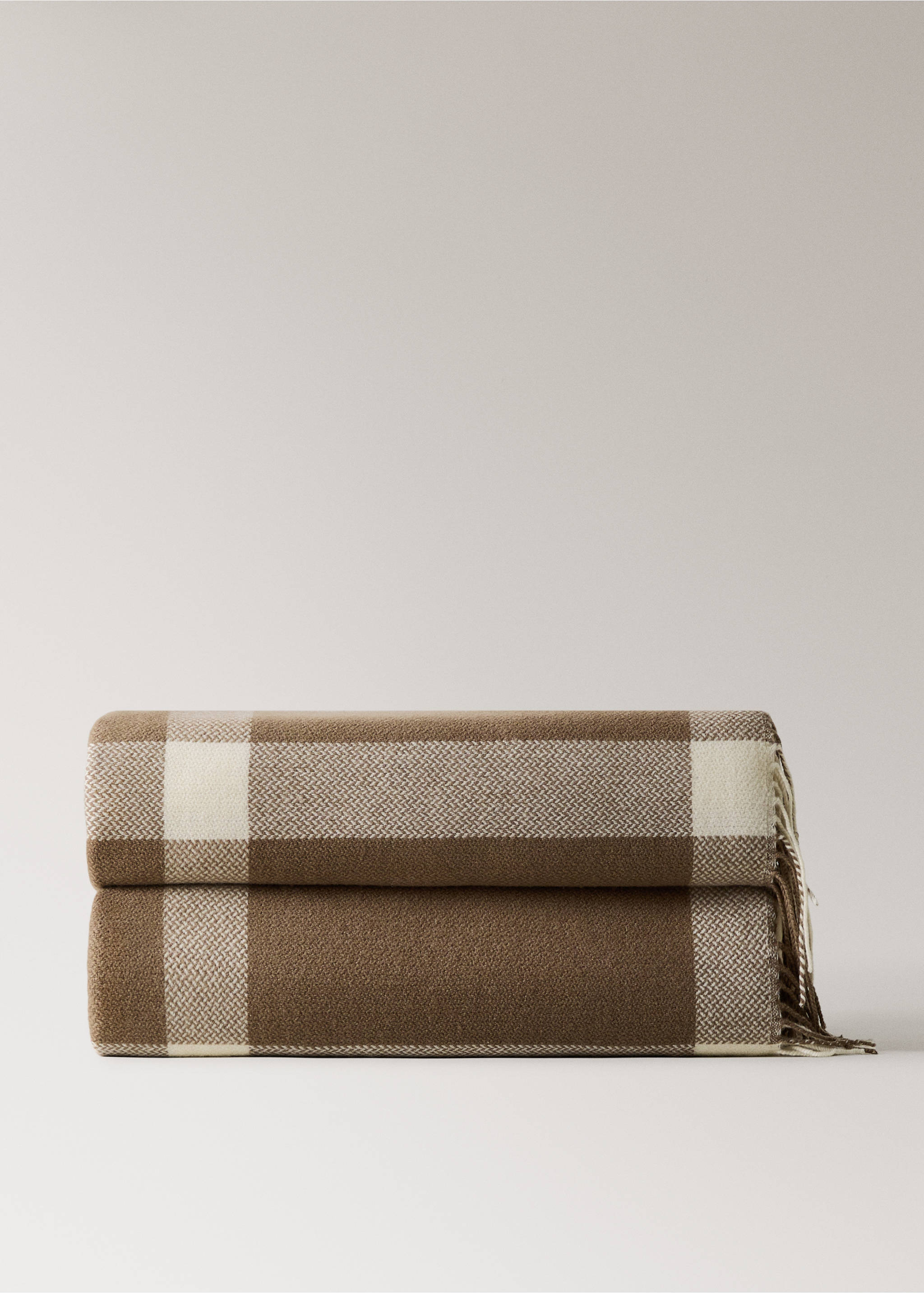 Wool blanket with fringe finish - Article without model, Medium Brown. Ref: 17081279-00.