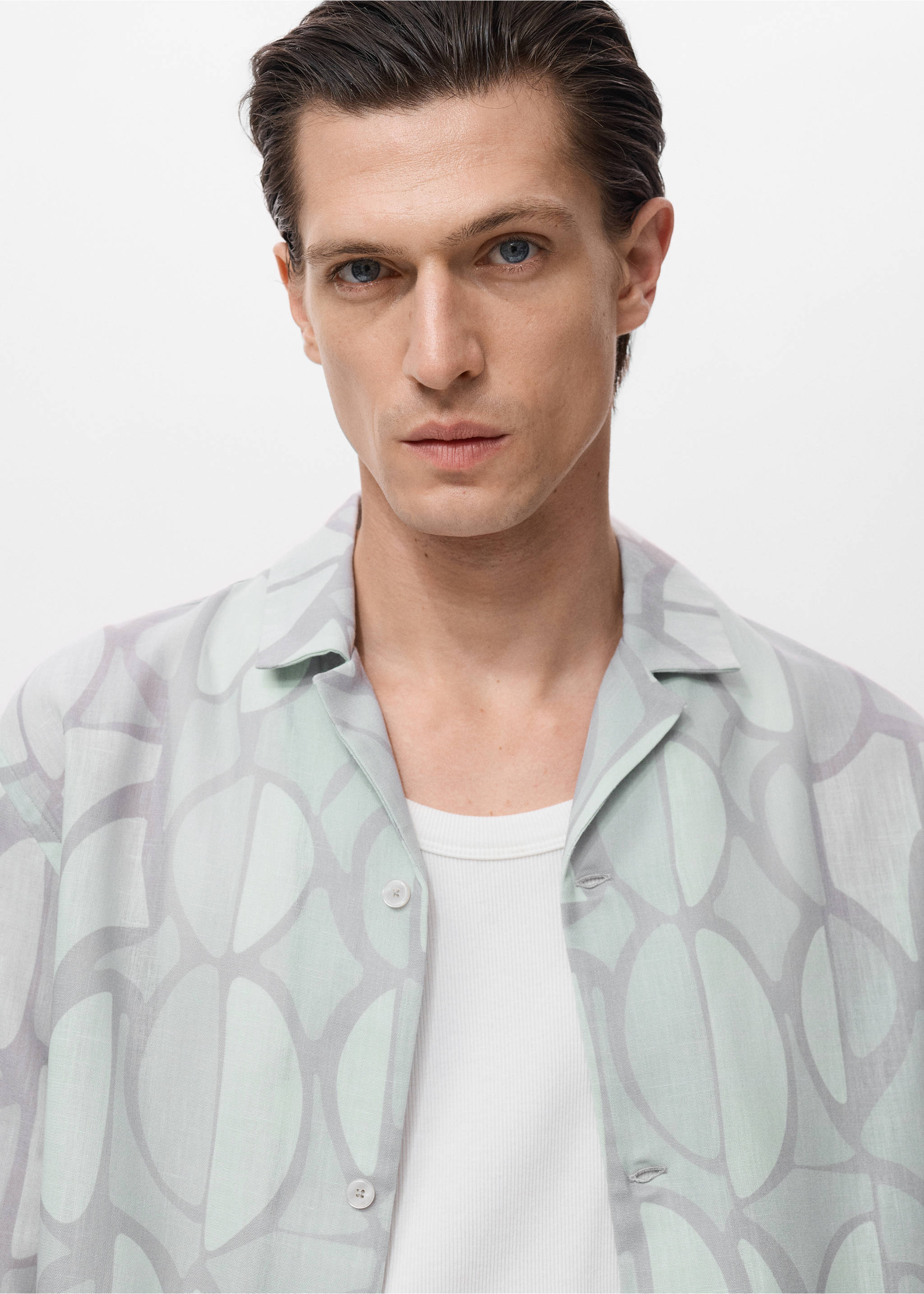 Printed short-sleeved shirt - Details of the article 1, Sky Blue. Ref: 17081284-00.