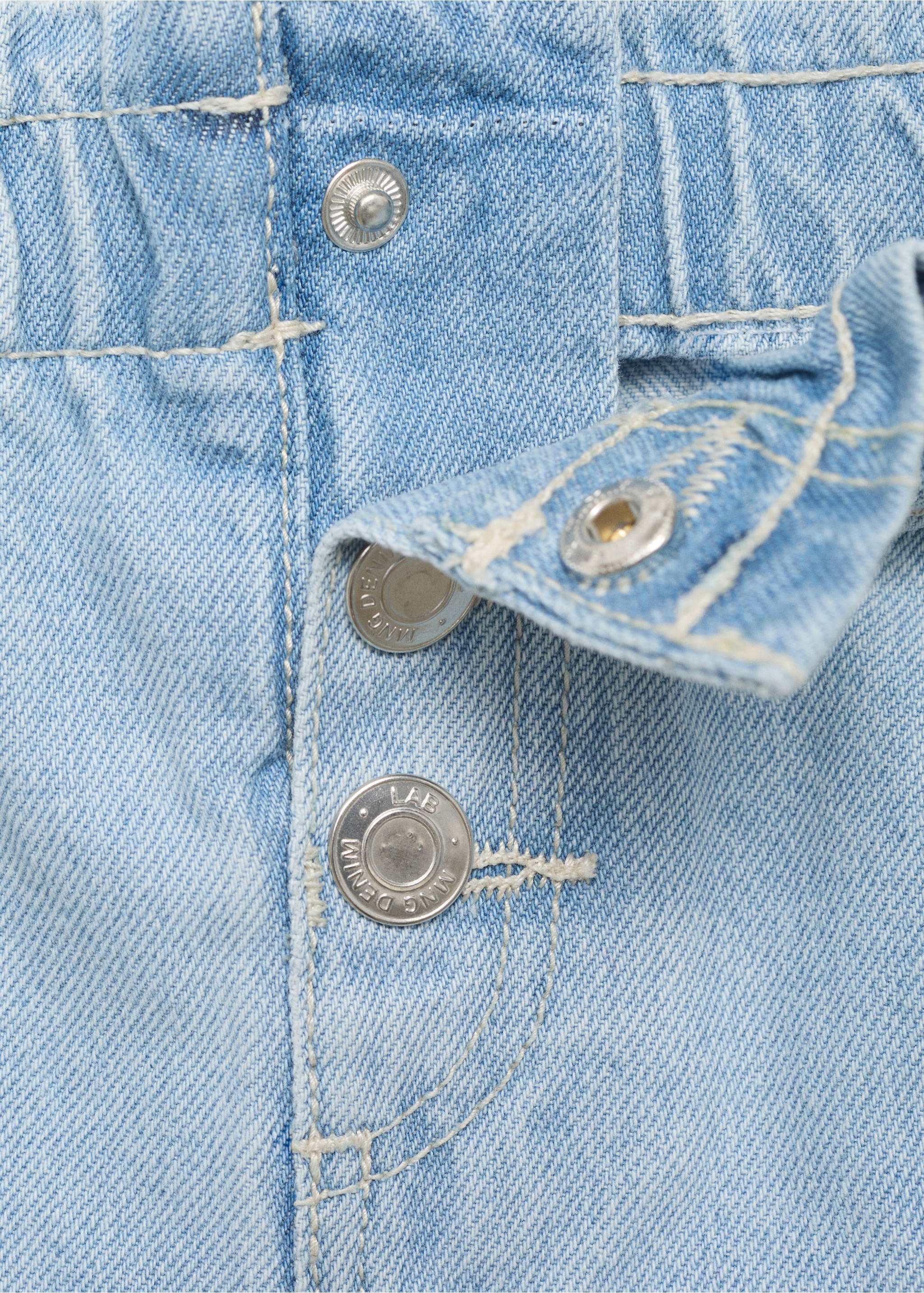 Paperbag-Jeans mit Knöpfen - Detail des Artikels 8, Hellblau. Ref: 17081517-00.