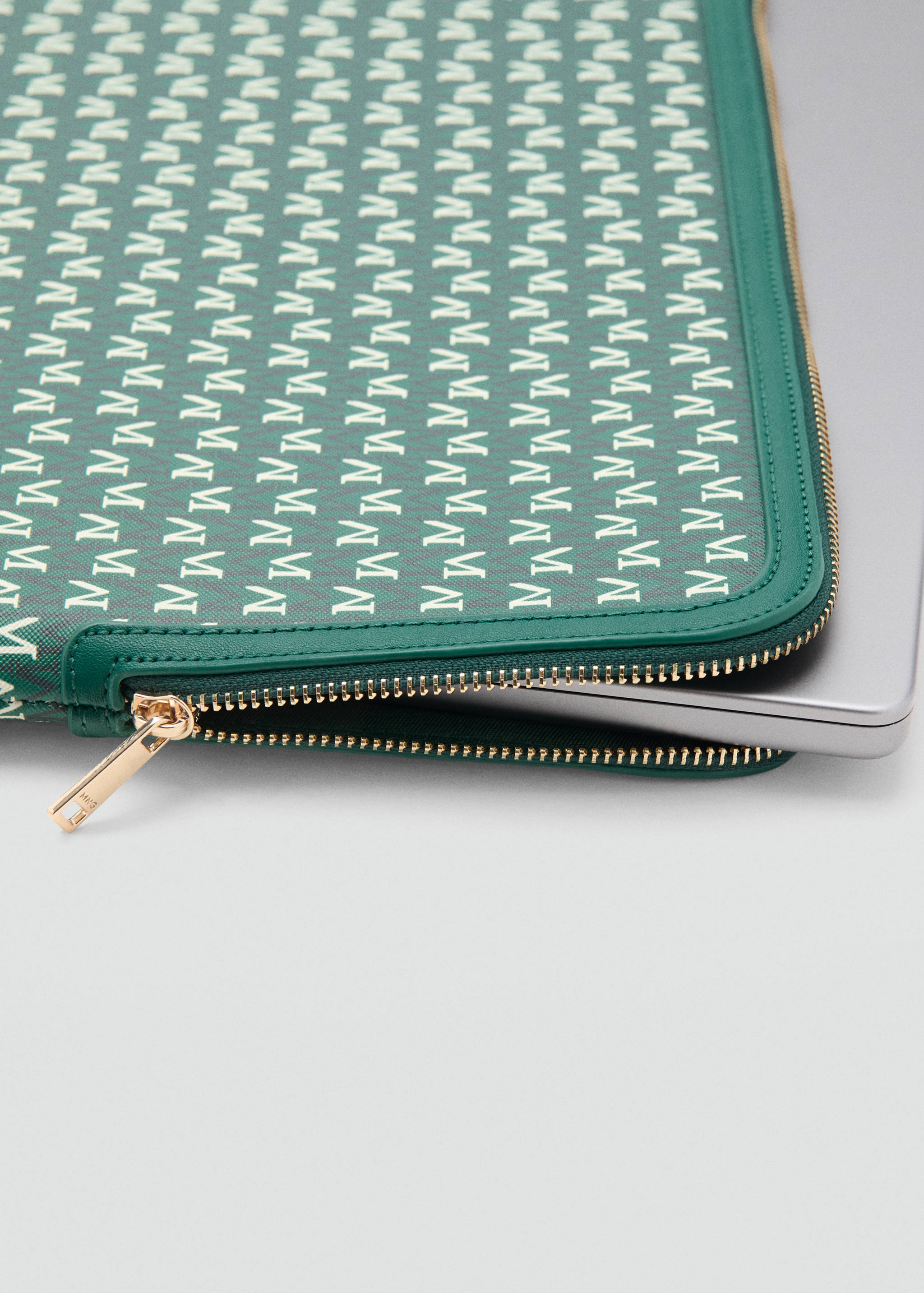 Laptop case with printed logo - Details of the article 1