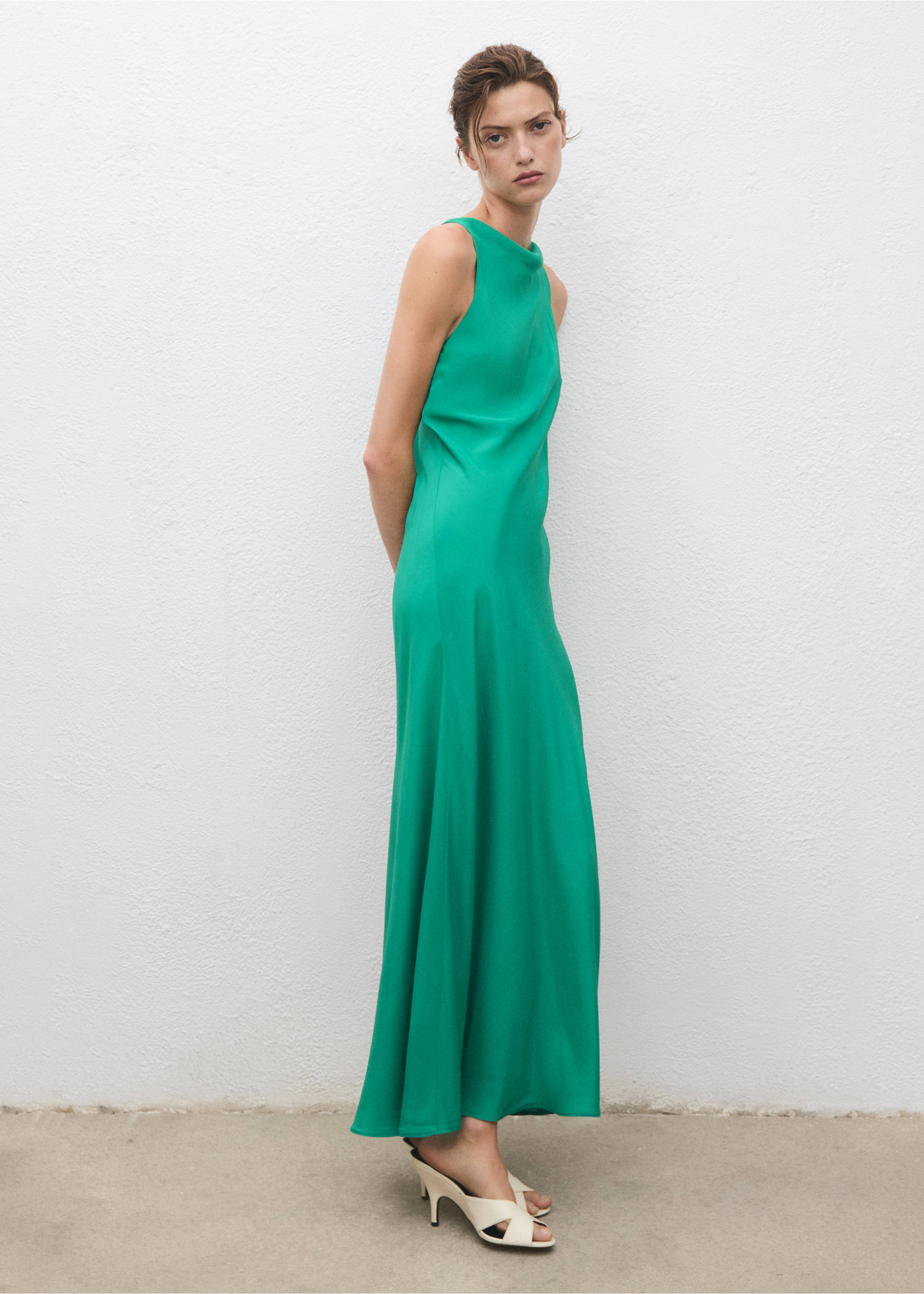 Long satin dress - General plane, Green. Ref: 17081565-00.