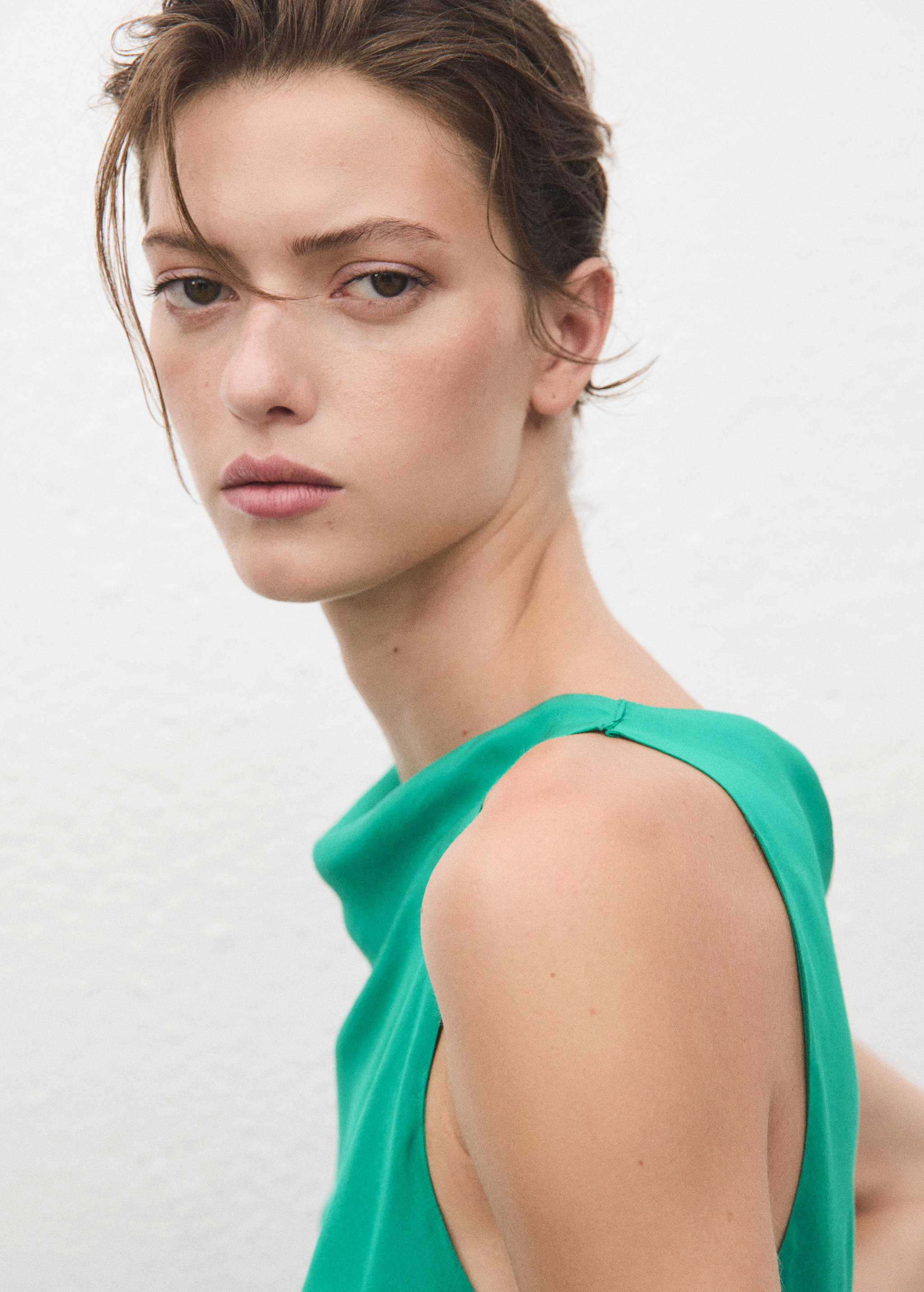 Long satin dress - Details of the article 1