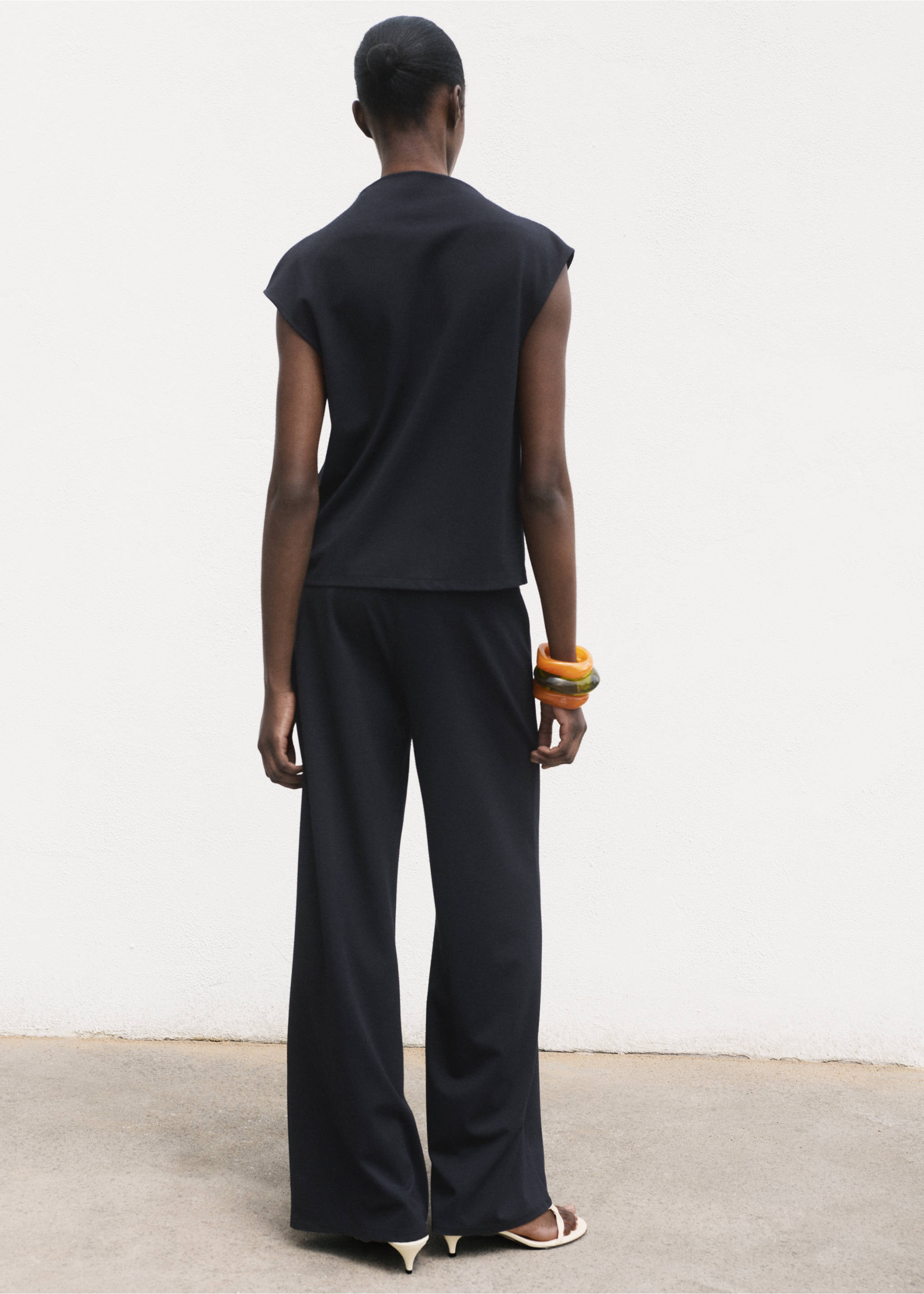 T-shirt met gerimpelde asymmetrische hals - Achterkant van het artikel, Marineblauw. Ref: 17081579-00.