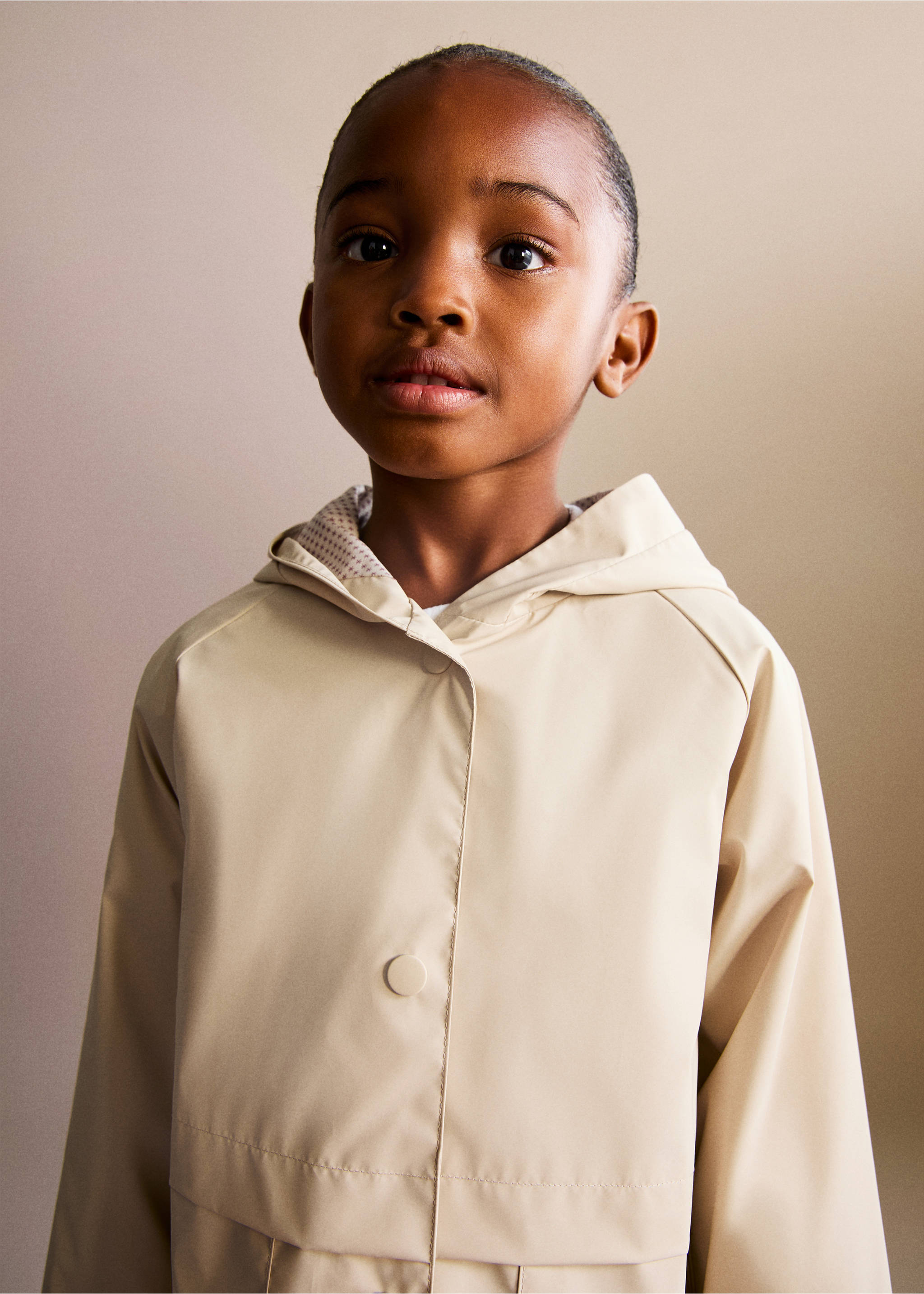 Rubberised parka with hood - Medium plane, Ecru. Ref: 17082533-00.