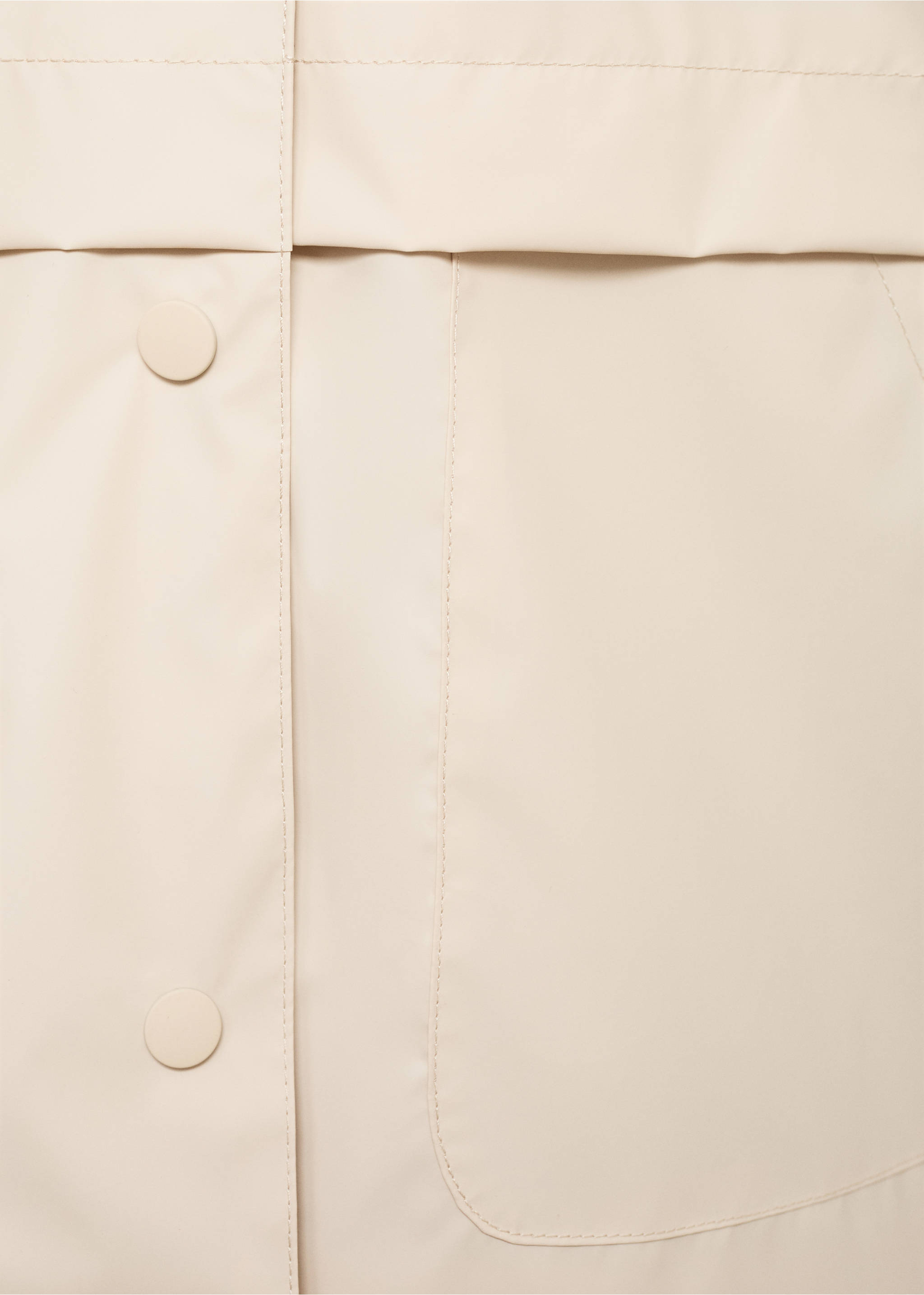 Rubberised parka with hood - Details of the article 8, Ecru. Ref: 17082533-00.