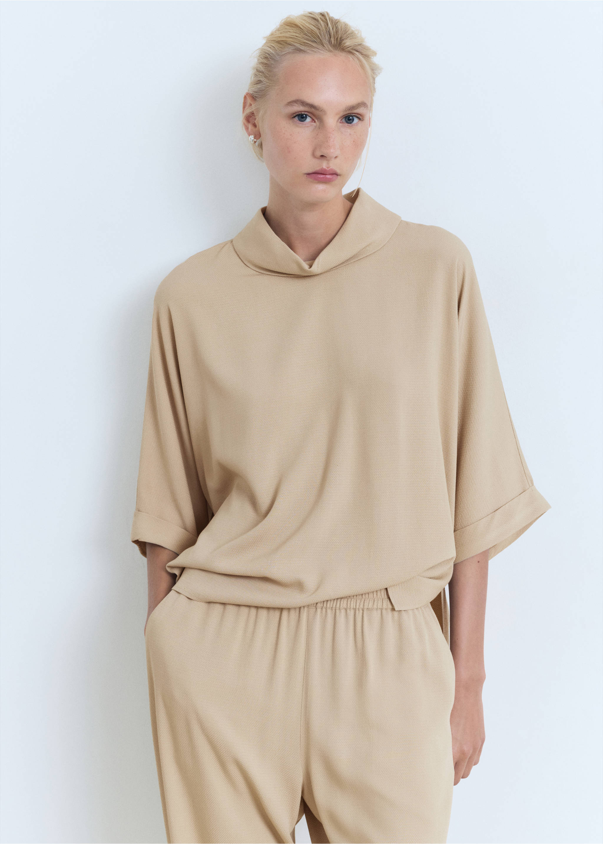 Fließende Oversized-Bluse - Mittlere Ansicht, Beige. Ref: 17082535-00.