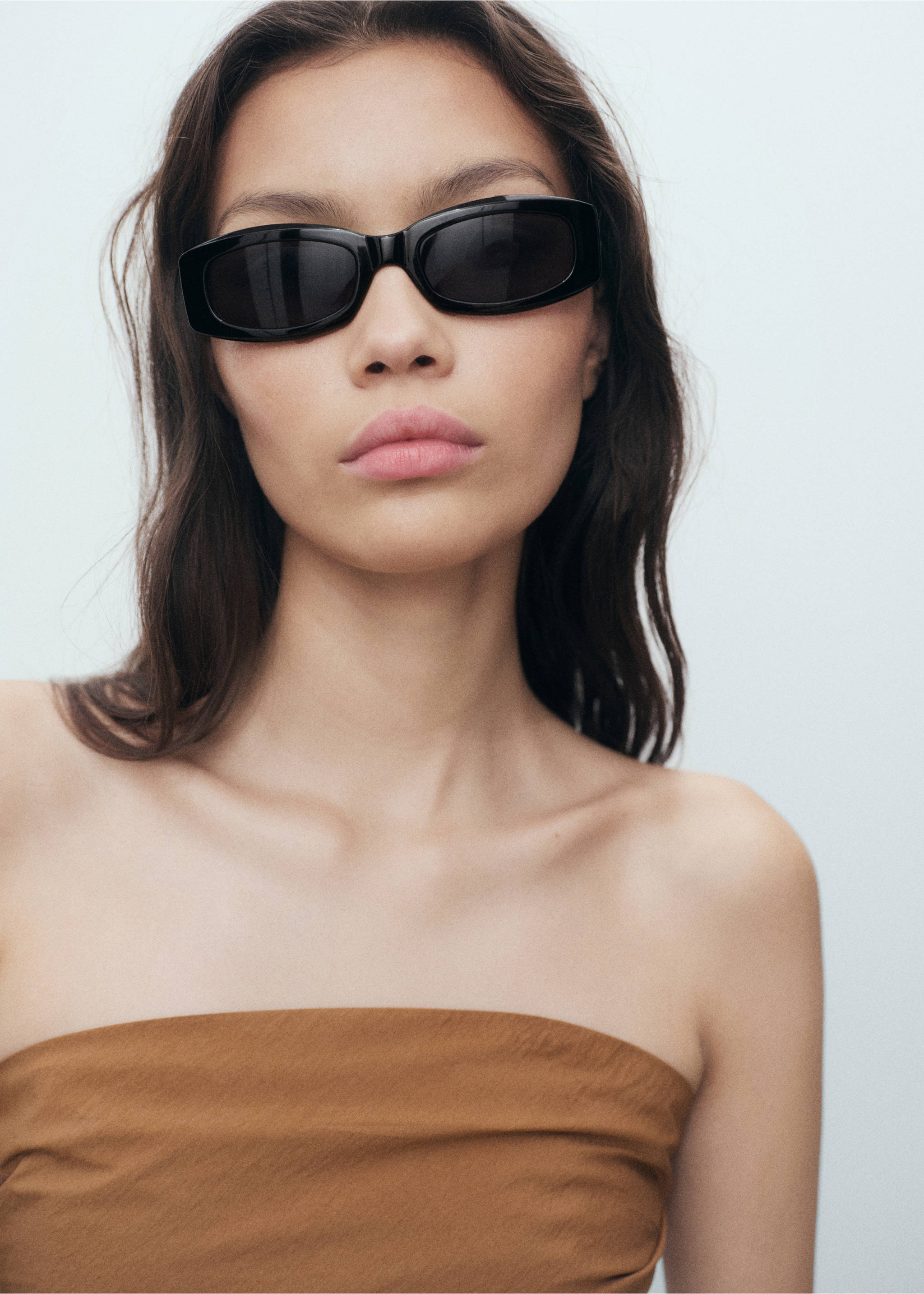 Asymmetrical strapless top - Details of the article 1, Brown. Ref: 17082900-00.