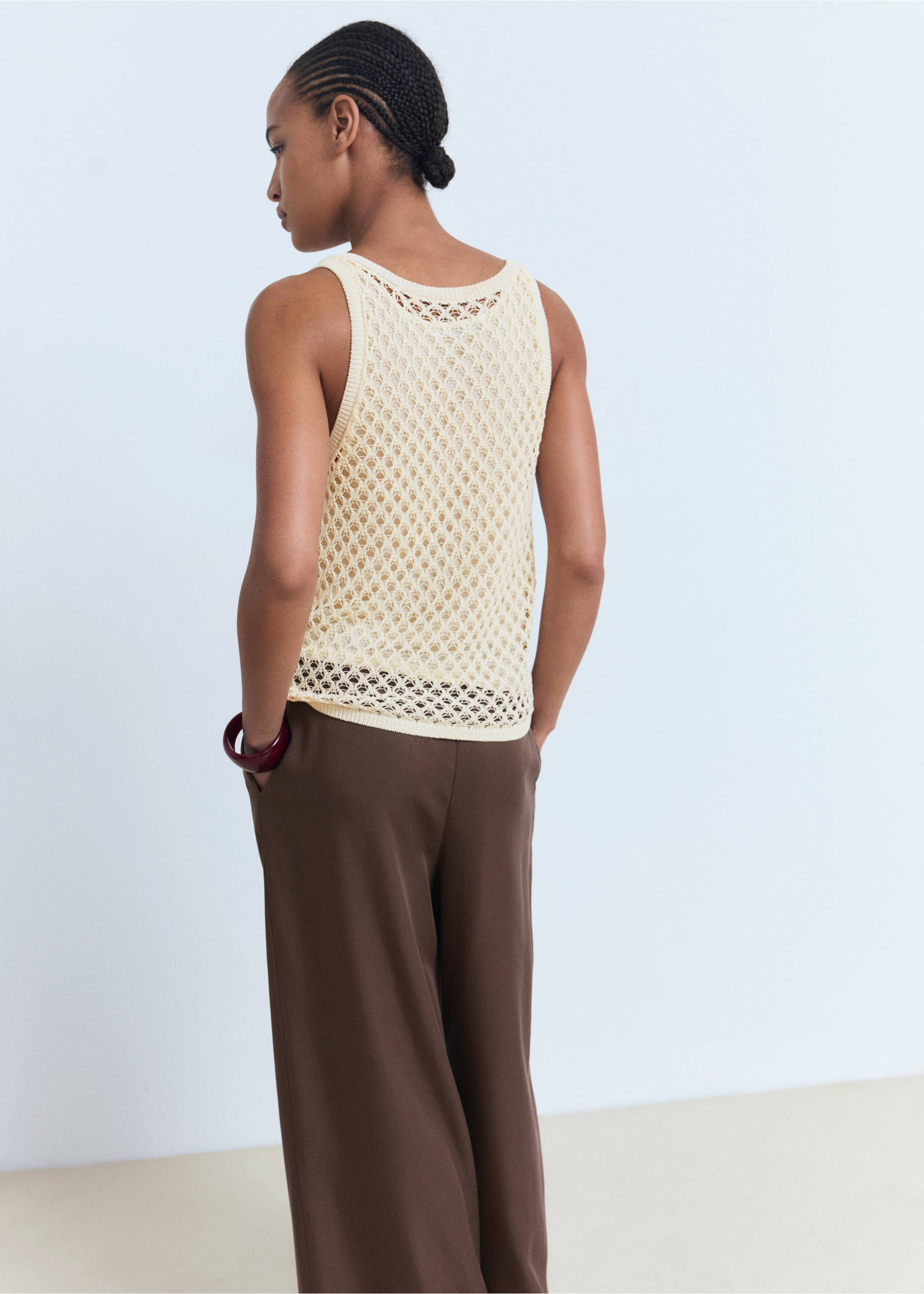 Crochet top with straps - Reverse of the article, Ecru. Ref: 17082903-00.