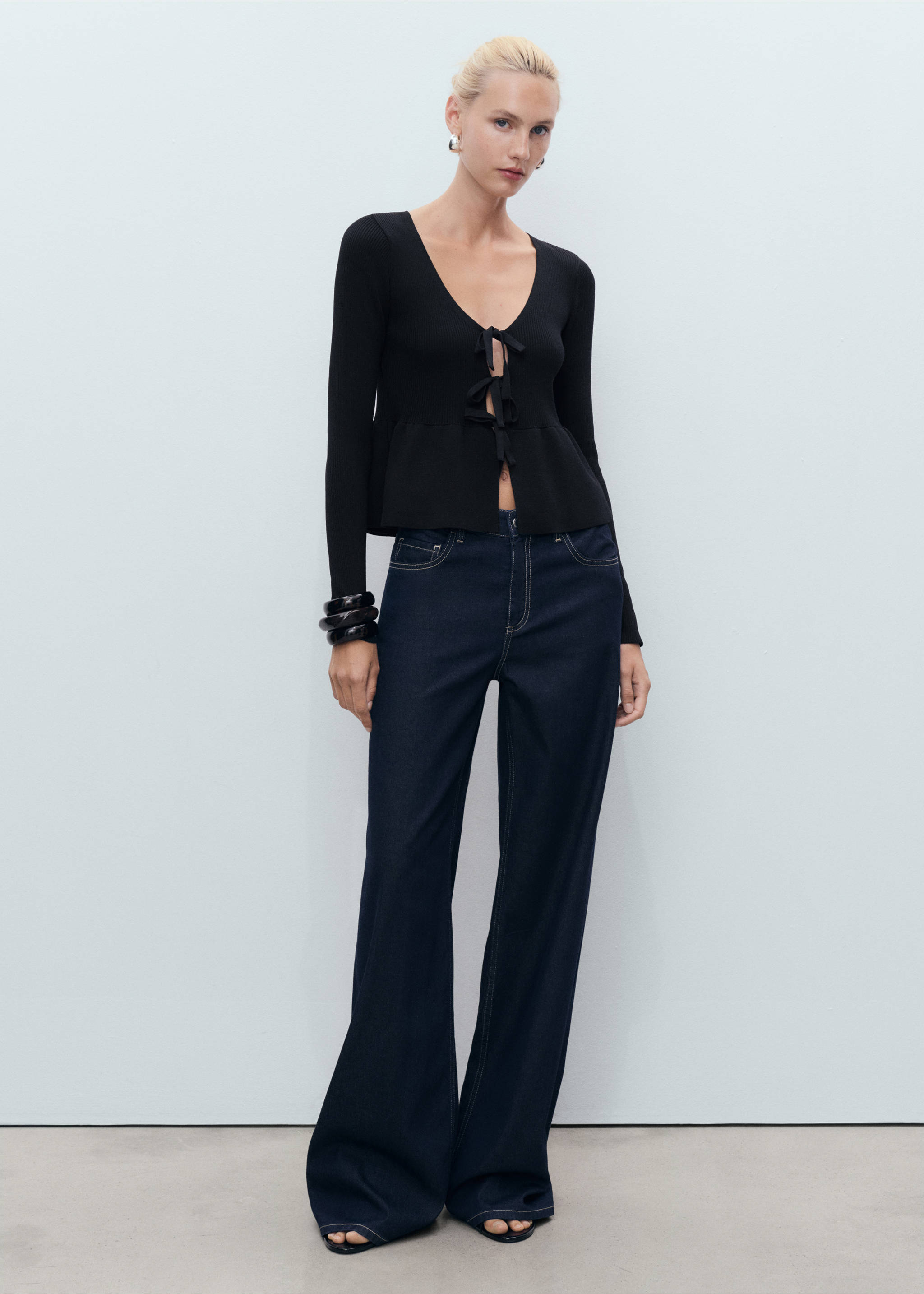 Knitted cardigan with ties - General plane, Black. Ref: 17082926-00.